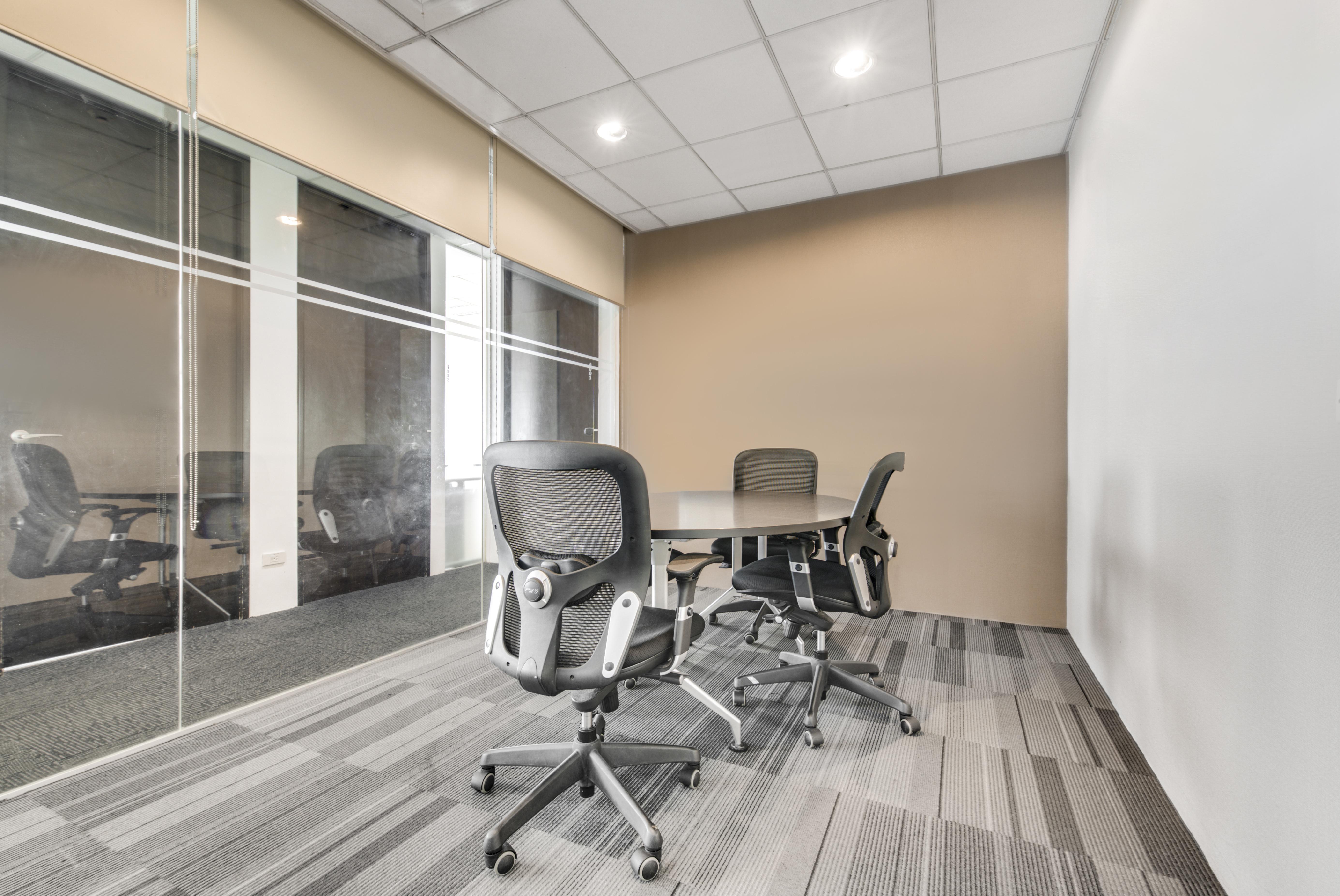 Regus - Manila, PBCom Tower image 4