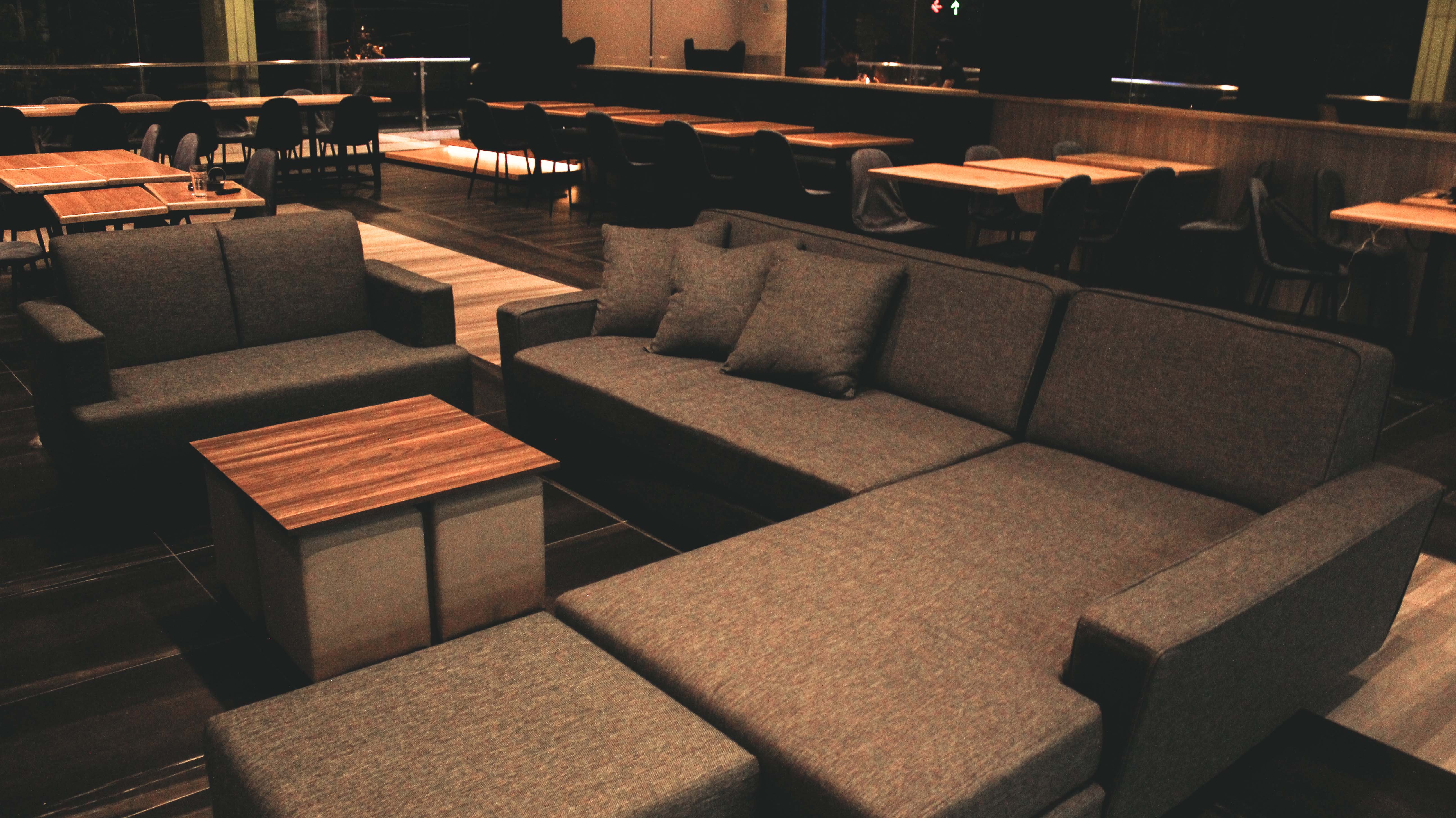 Blueturtle Premium Lounge image 3