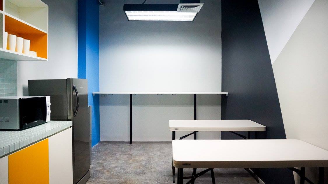 Foxhole Business Center image 5