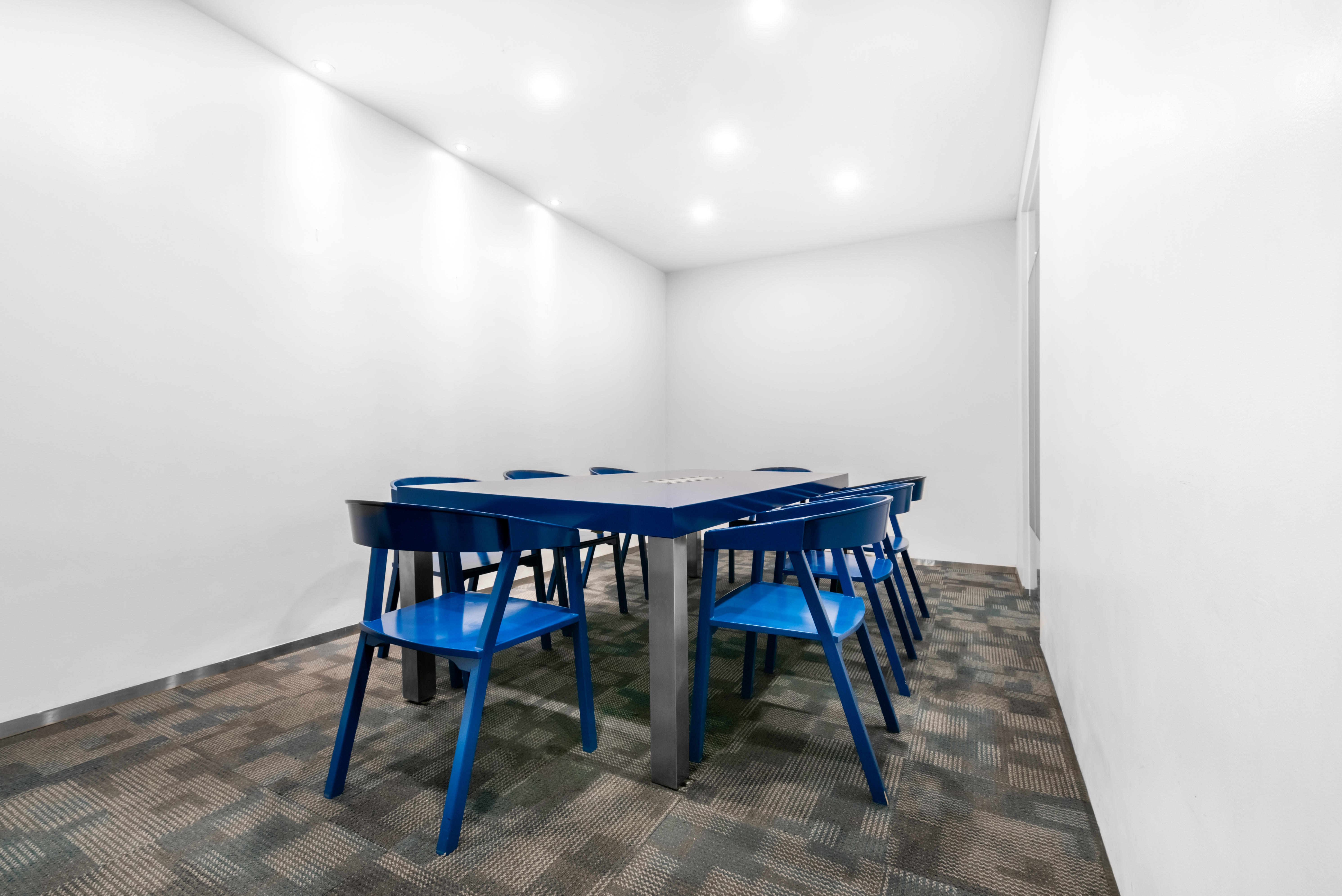 Regus - Manila, One E-com Pasay image 4