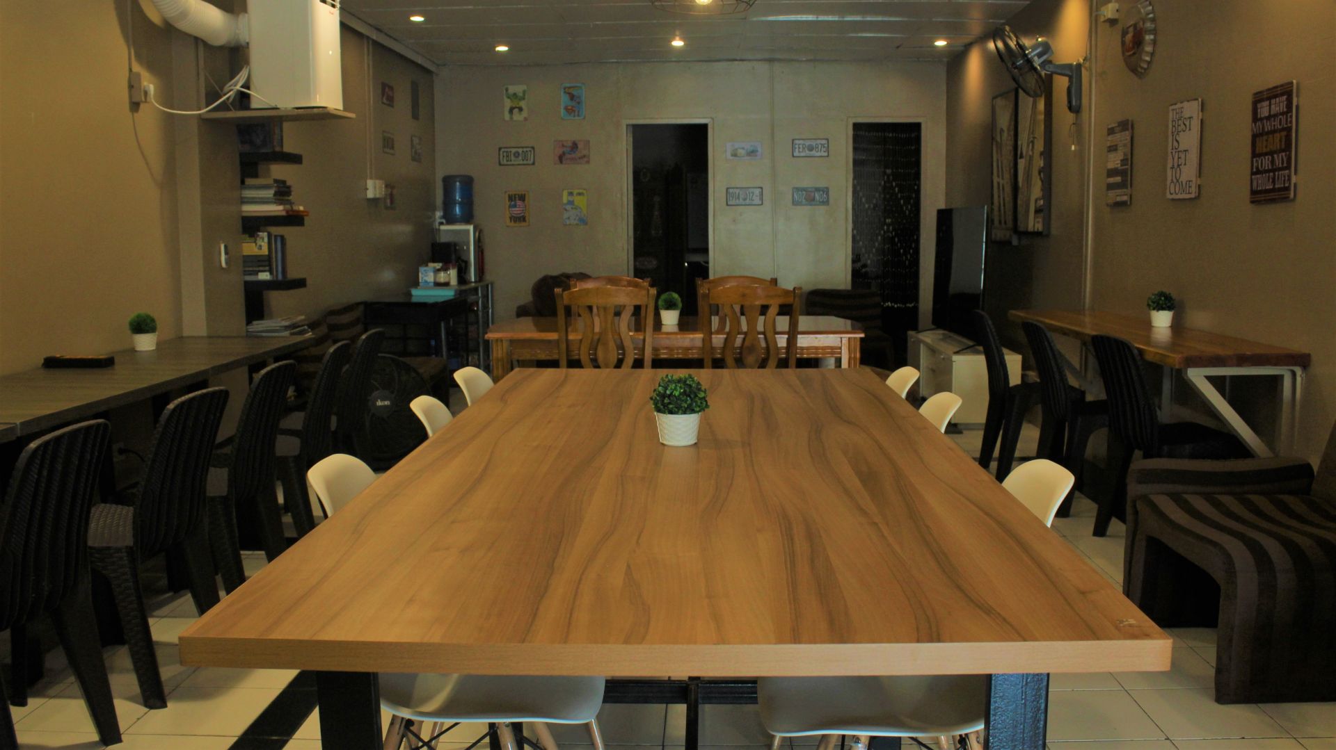 Creators Cave - Study Hub x Coworking image 3