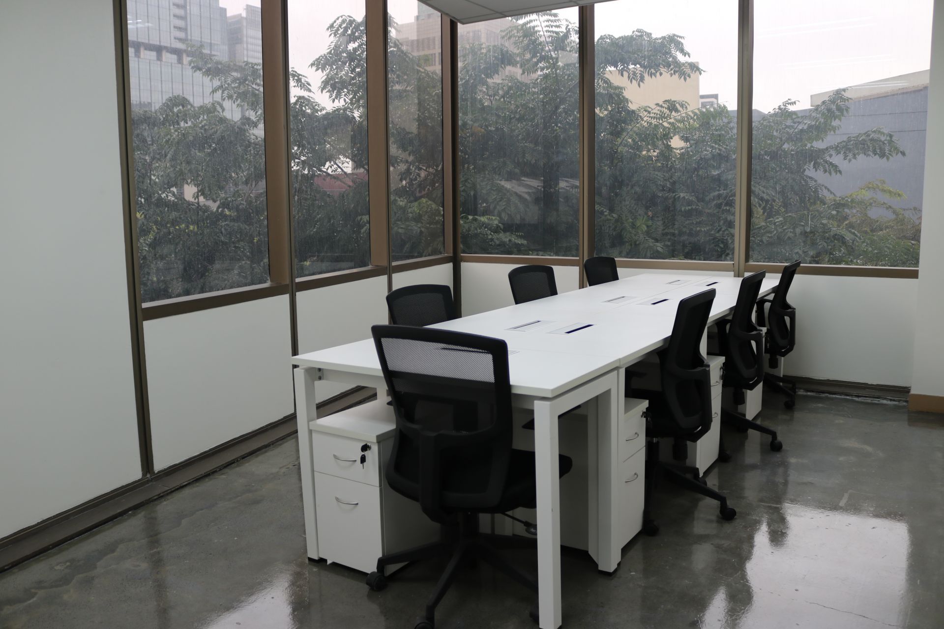 Clock In BGC at Bonifacio High Street image 2