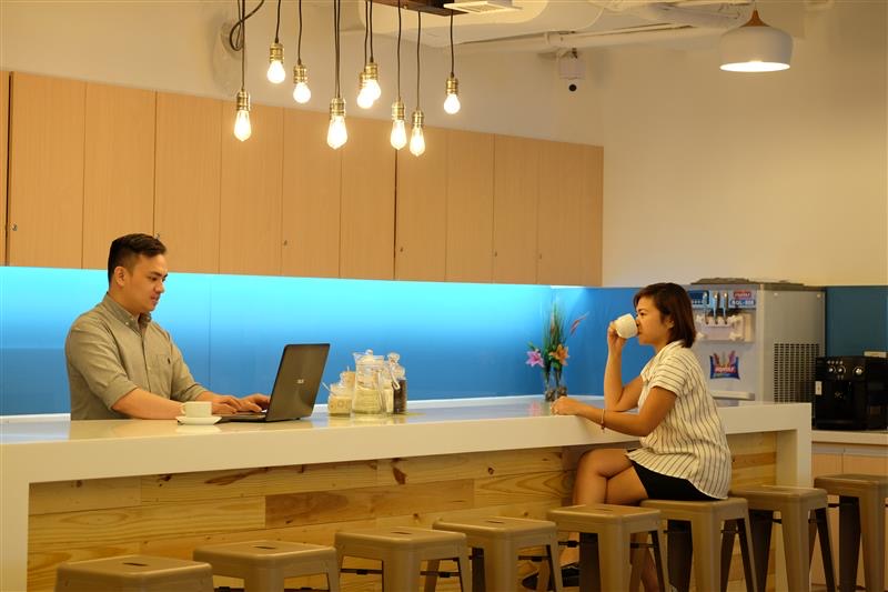 KMC Flexible Workspace along McKinley West image 3