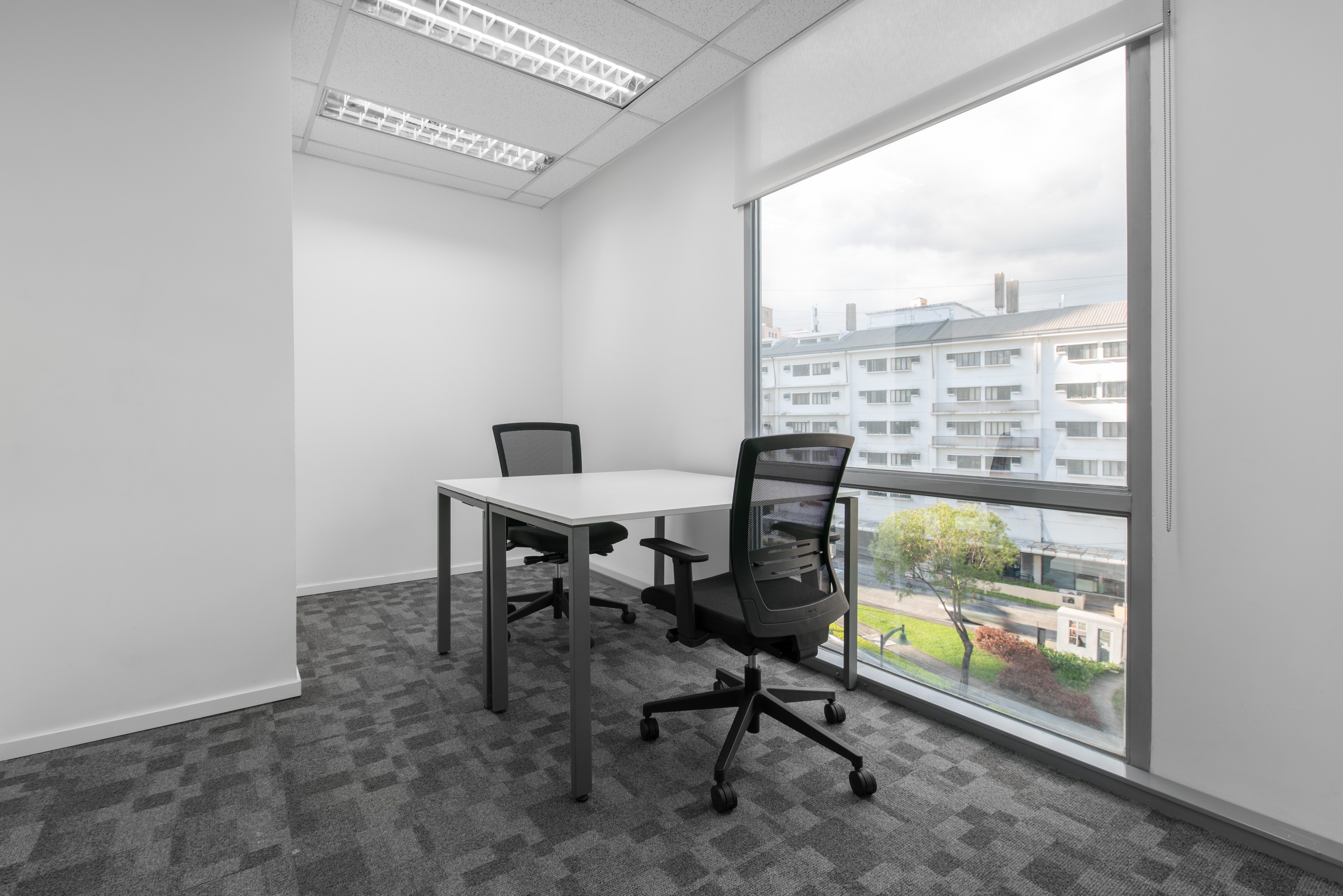 Regus - Manila, Mckinley Town Center - Taguig City image 3