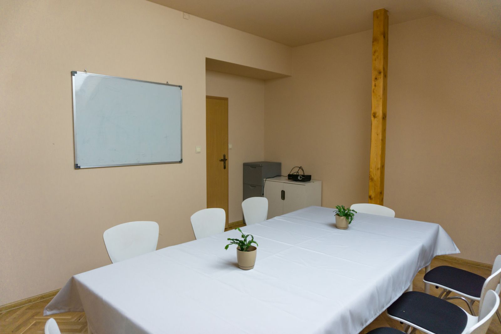 Office & Cowork Centre - Plac Matejki 10 / 6B image 5