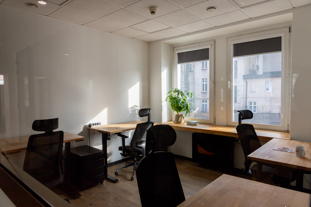 CoSpot R34 office image 3