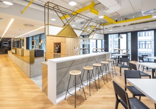 HubHub Nowogrodzka Square image 2