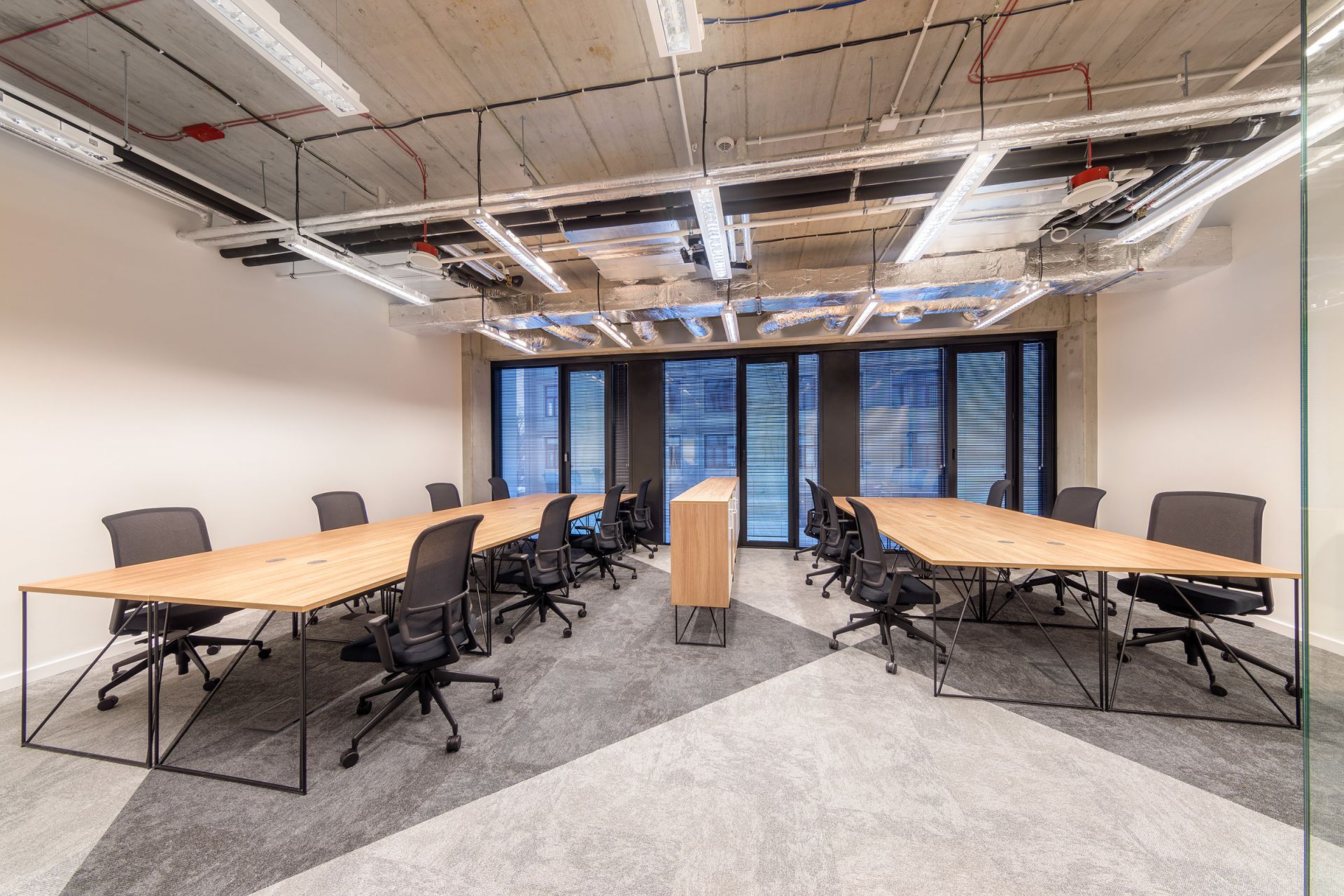 HubHub Nowogrodzka Square image 5