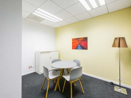 Regus - Warsaw Financial Centre image 4