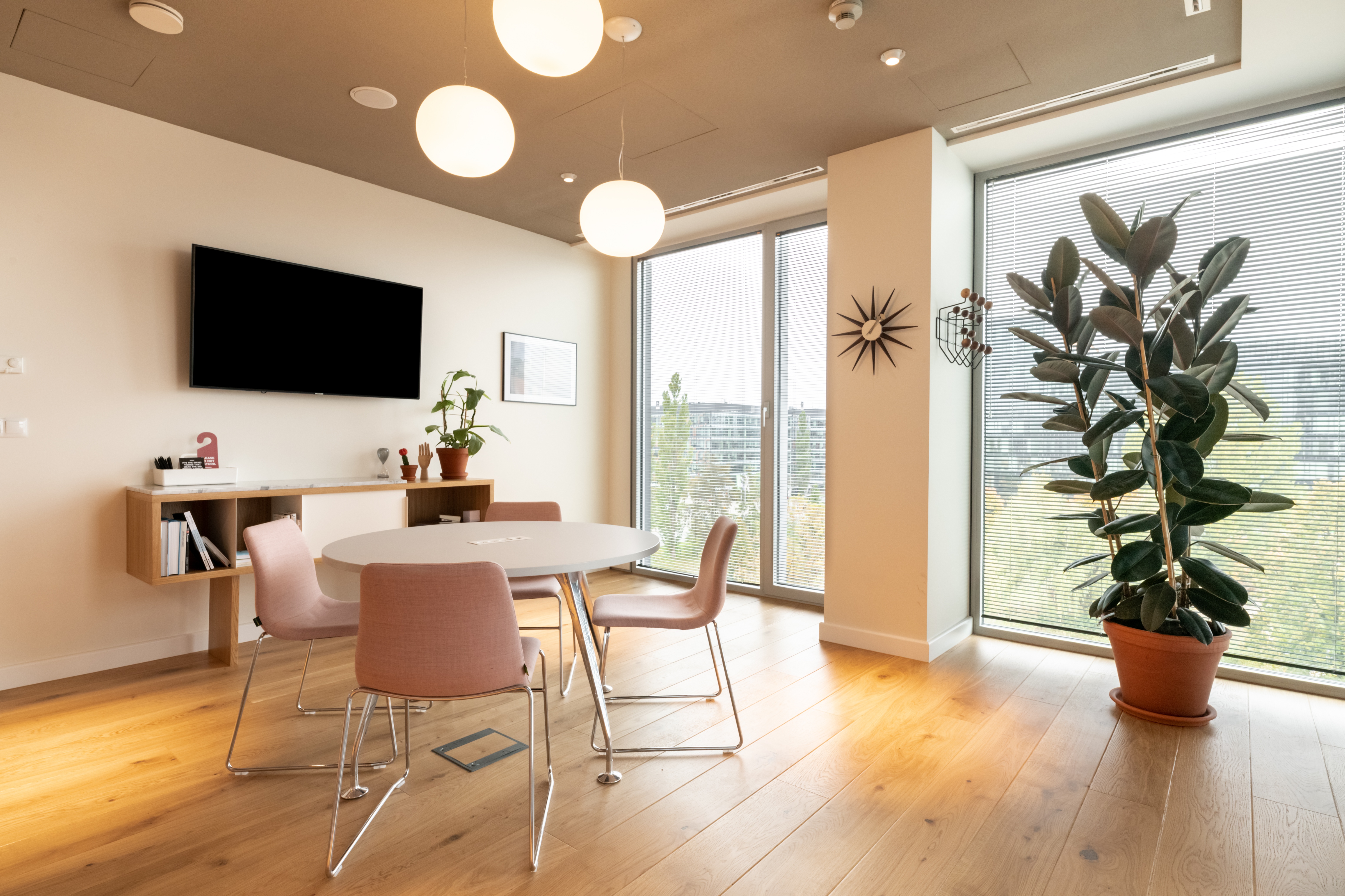 Spaces - Warsaw, Spaces Platinum image 3