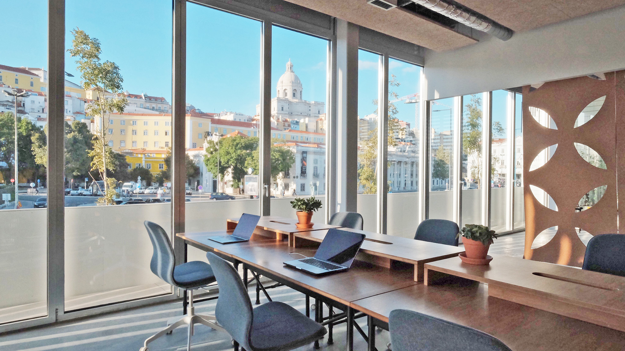 Heden Santa Apolónia image 5