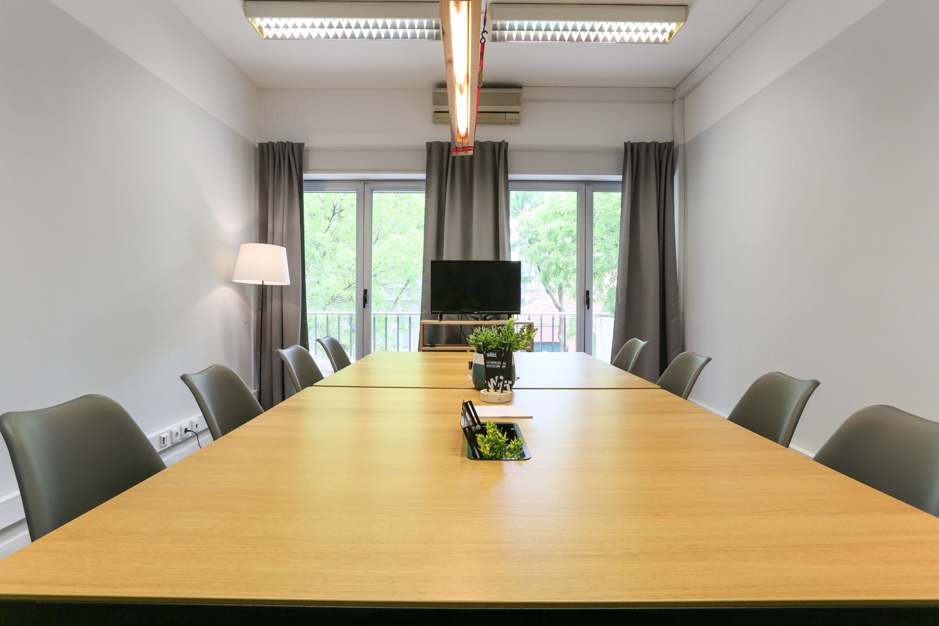 Coworking Space On Sitio Work Antonio Augusto Aguiar Lisbon Book Online Coworker