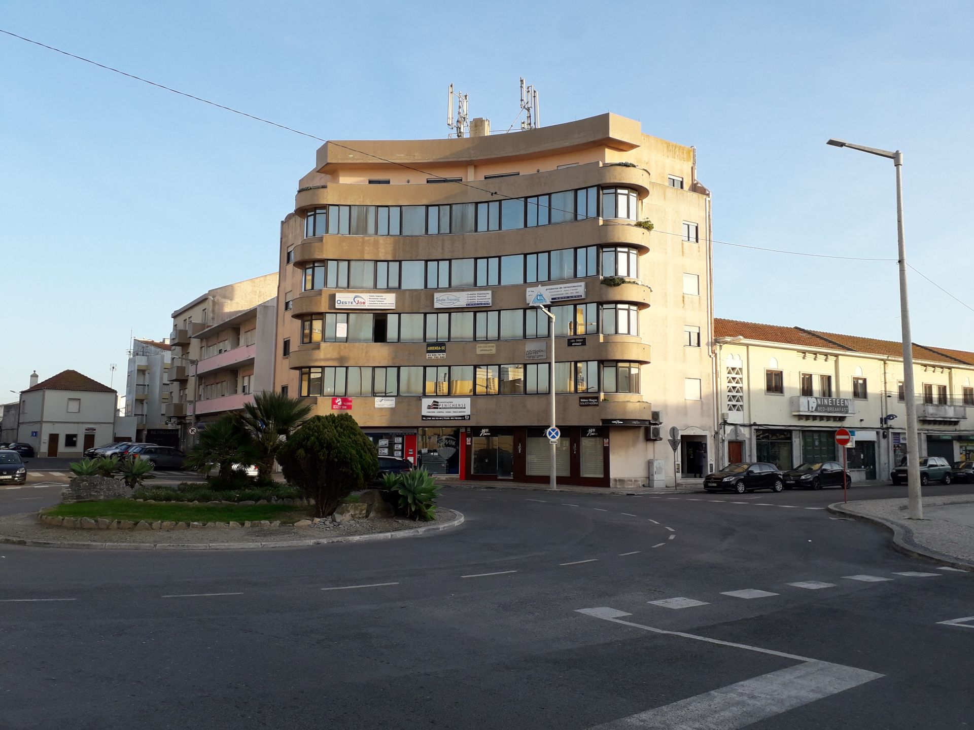 Peniche Office image 4