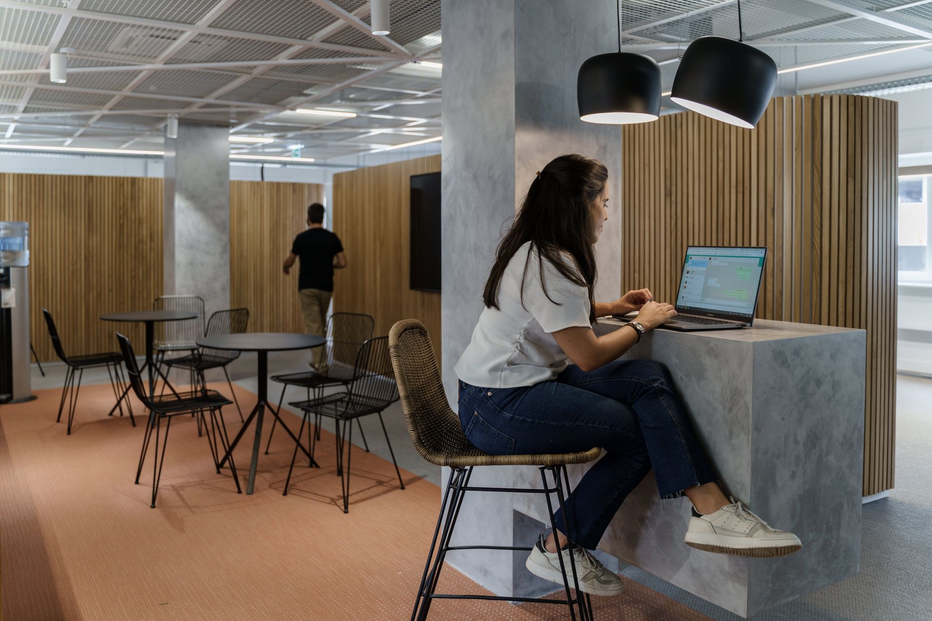 Vertical Coworking image 4