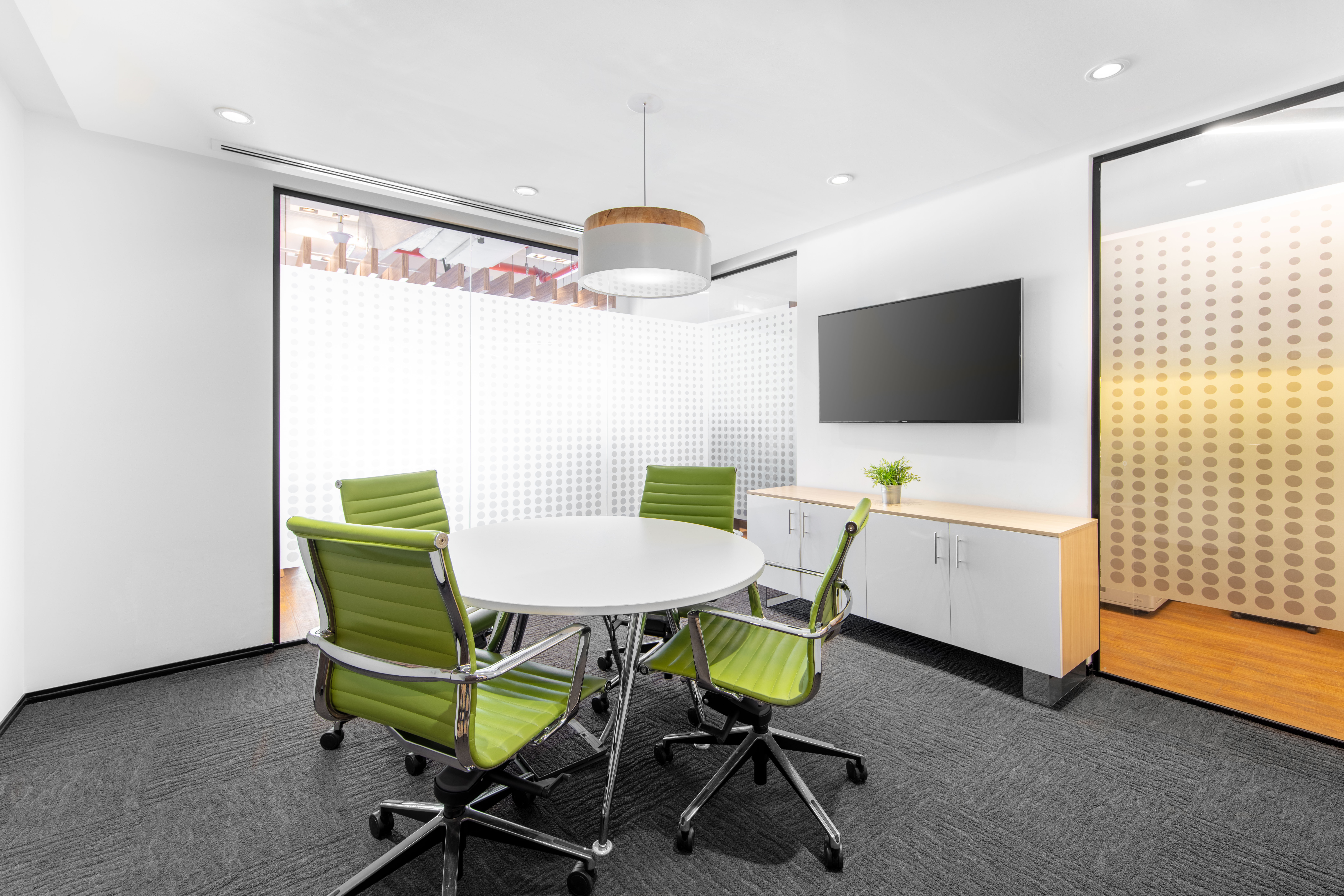 Regus - Doha, The Pearl image 4