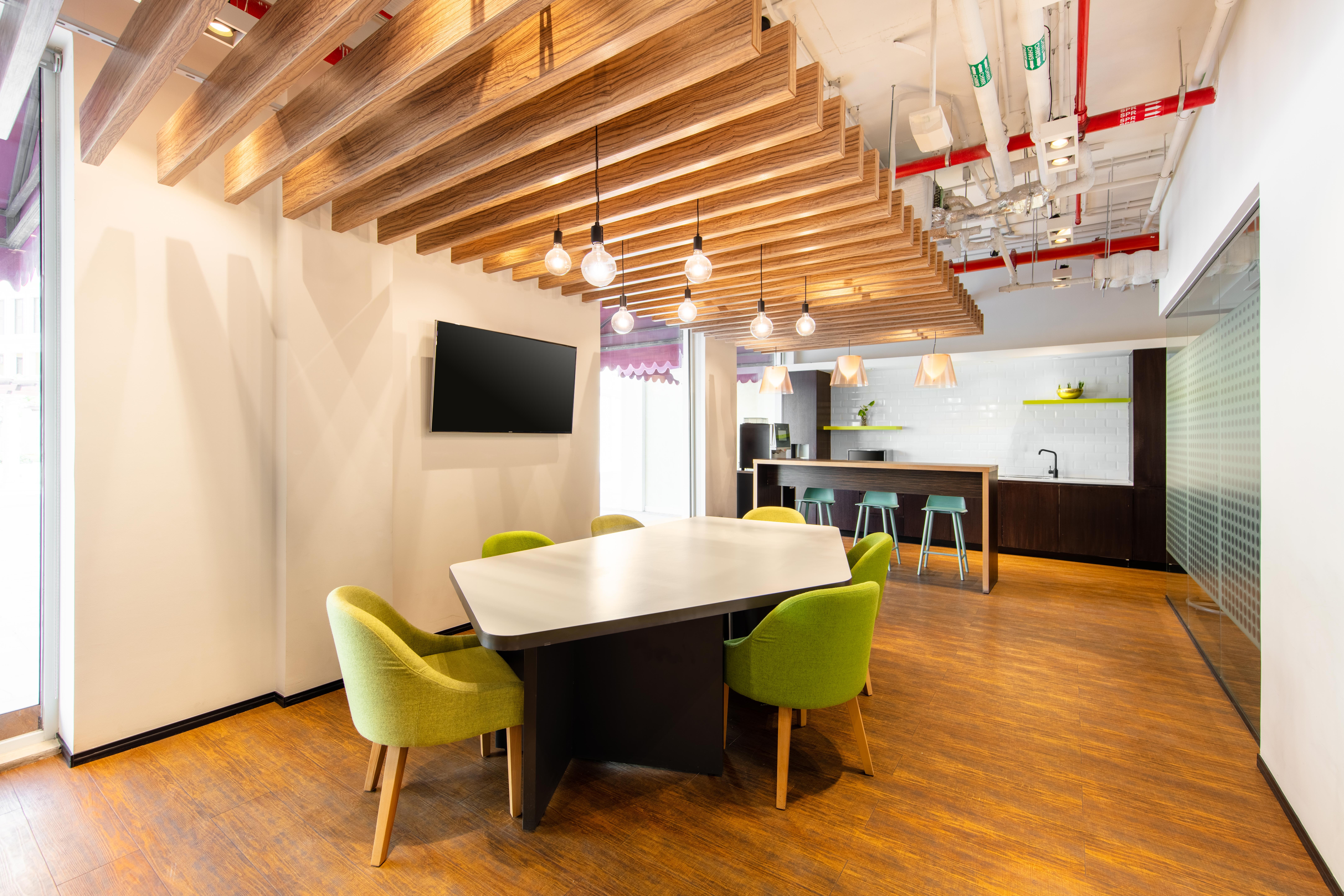 Regus - Doha, The Pearl image 5