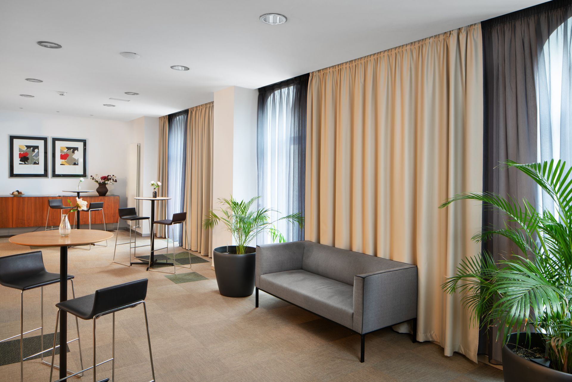 Work from Hotel Cismigiu image 4