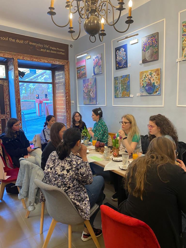 Cafe des Artistes image 2