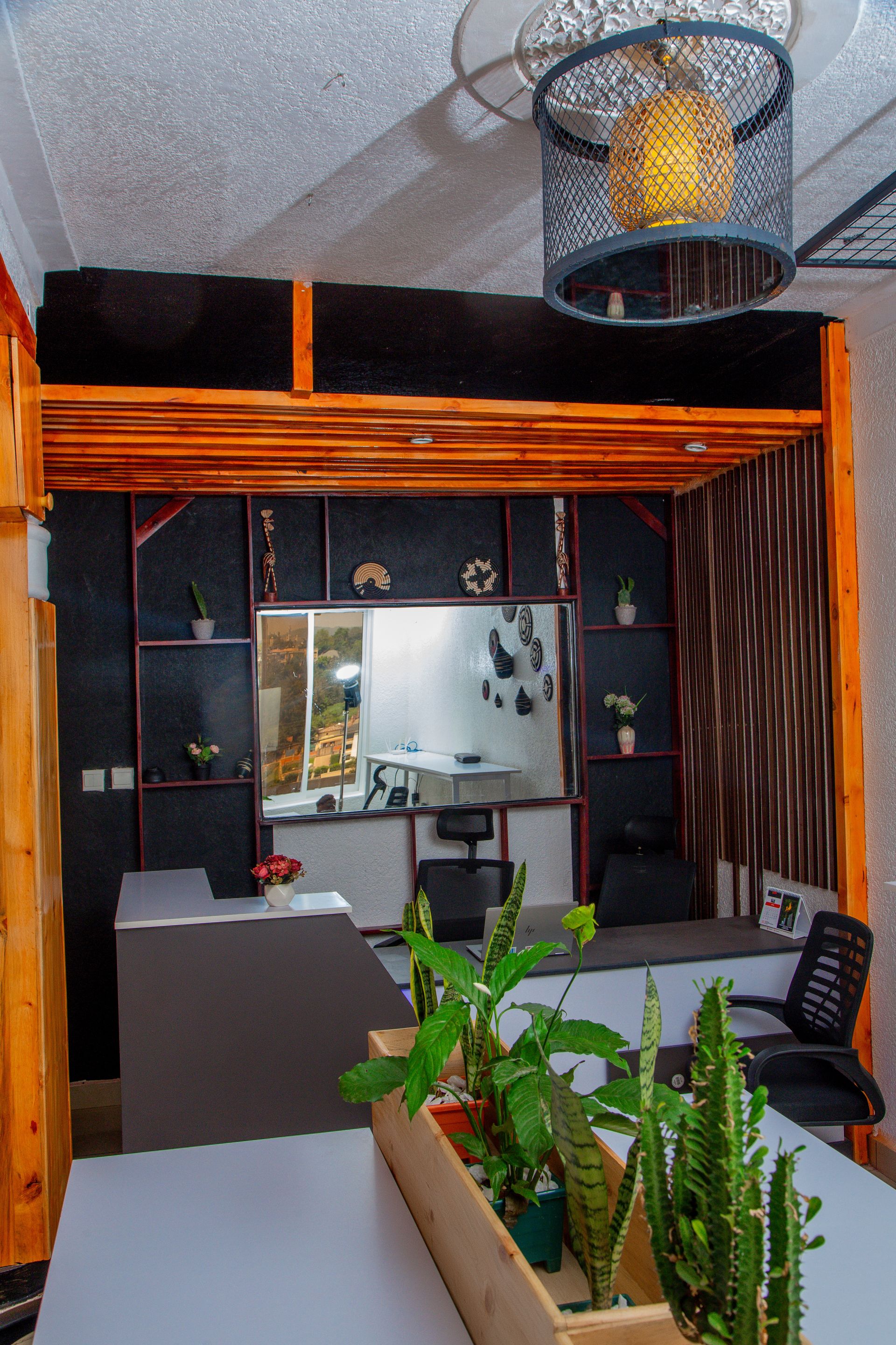 IR'ZA Workspace image 4