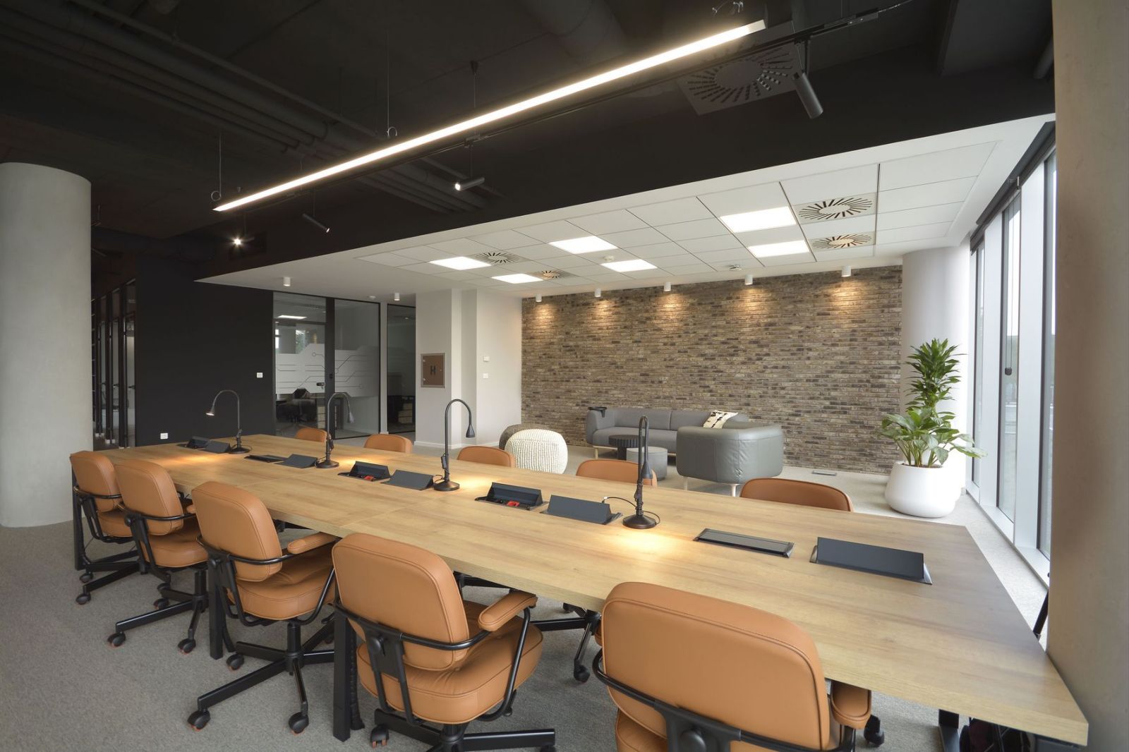 Work Space One image 4