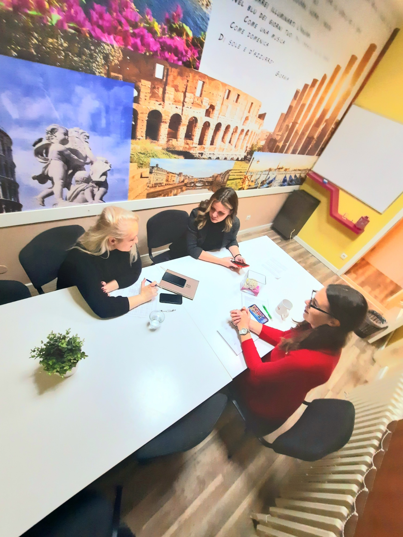 CoWorking office image 5