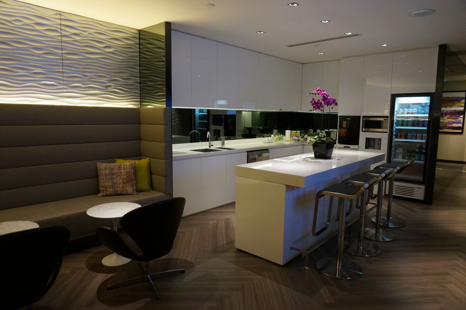 CEO SUITE - Singapore Land Tower image 3