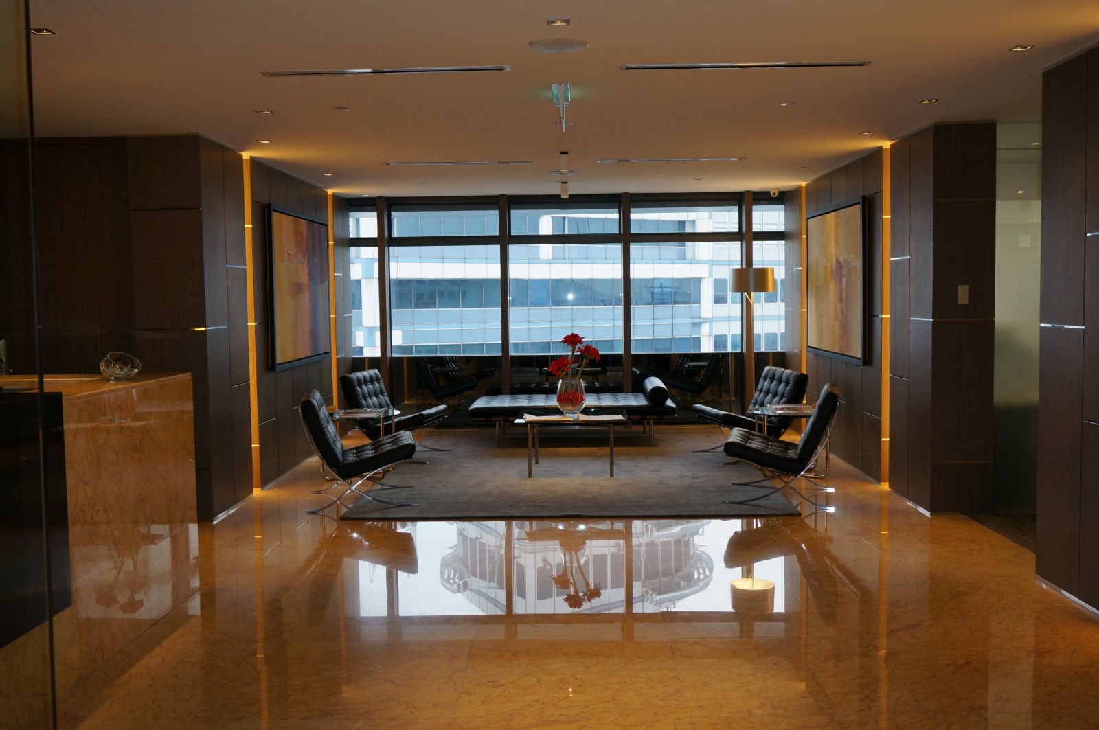 CEO SUITE - Singapore Land Tower image 1