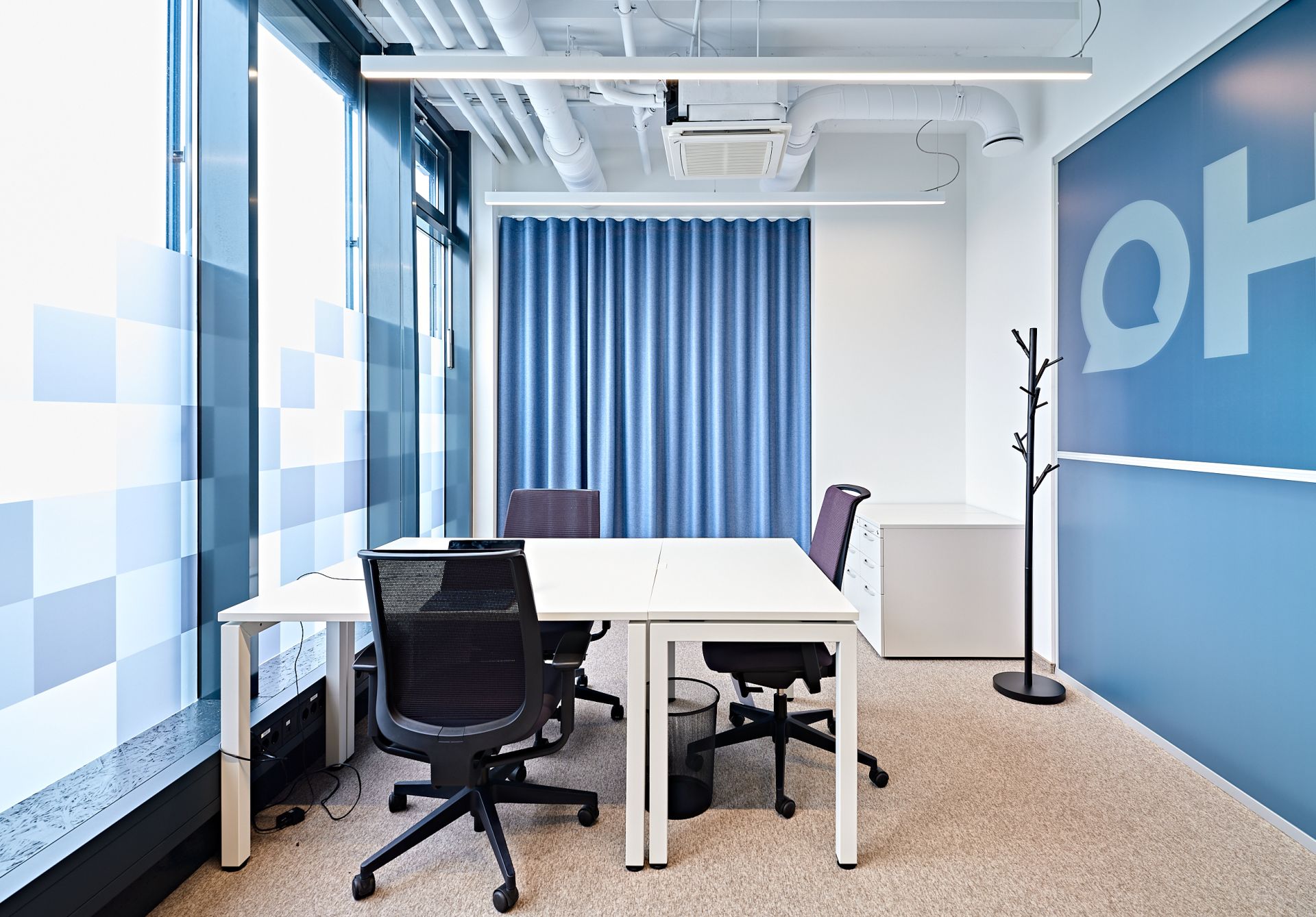 HQ Ljubljana, Feniks image 2