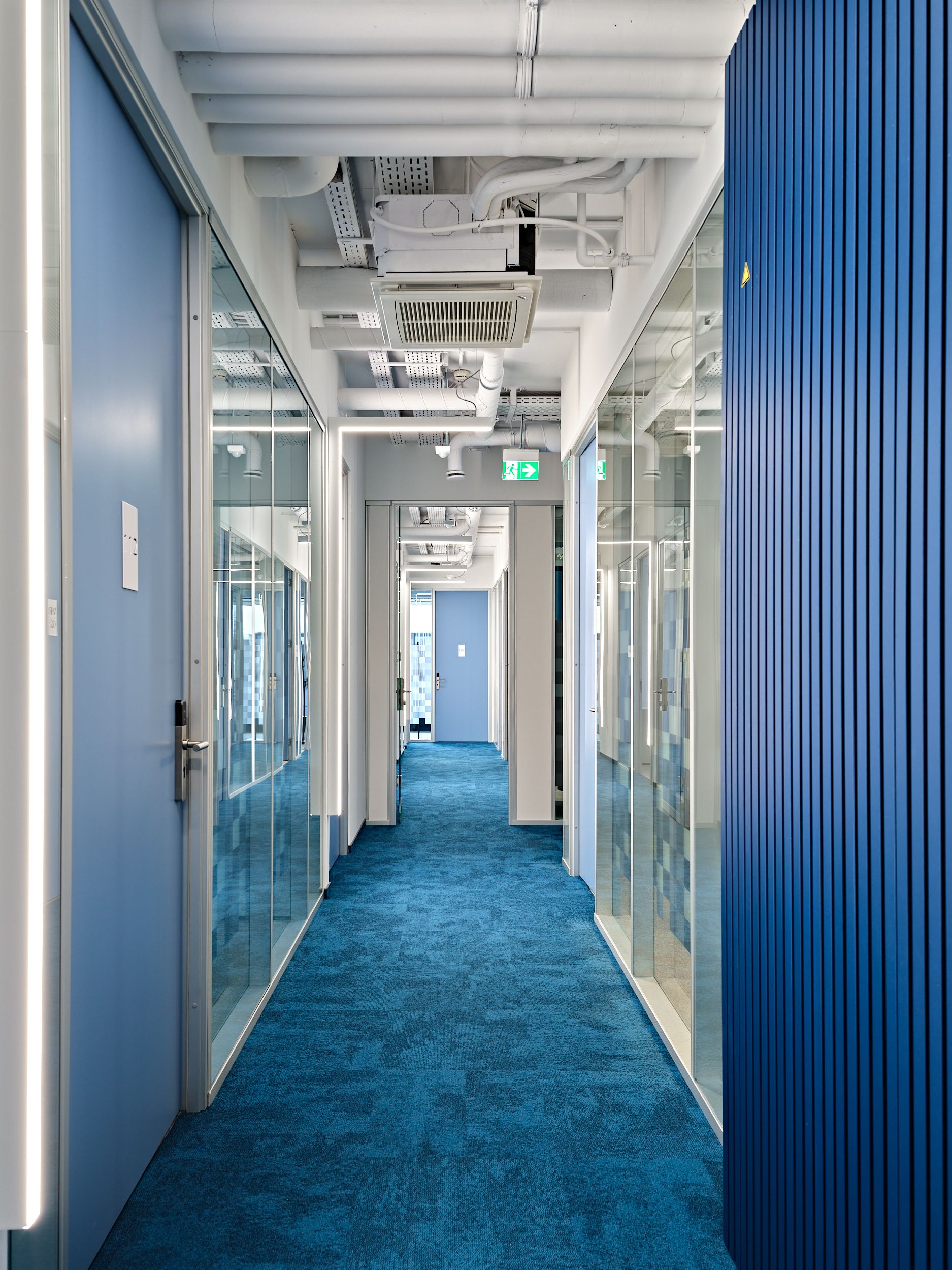 HQ Ljubljana, Feniks image 4