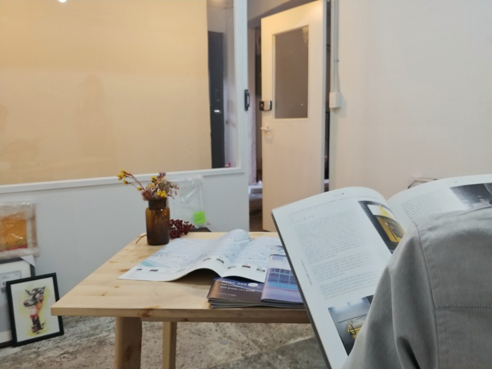 ARTXSTAY Co-working & Gallery in Mullae image 2