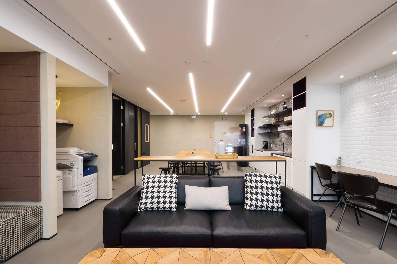 The Executive Centre - Glass Tower image 4