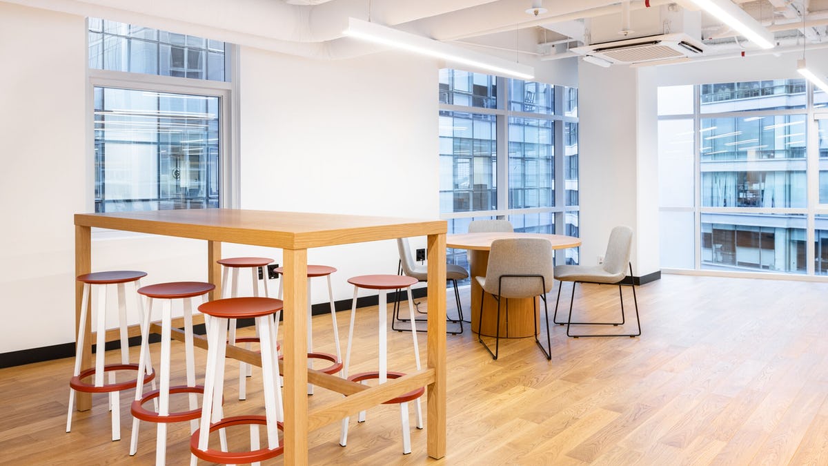 WeWork Sinnonhyeon image 5