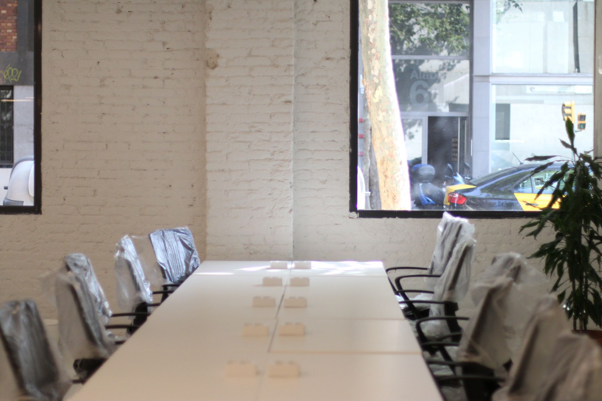 Itnig Barcelona Book Online Coworker