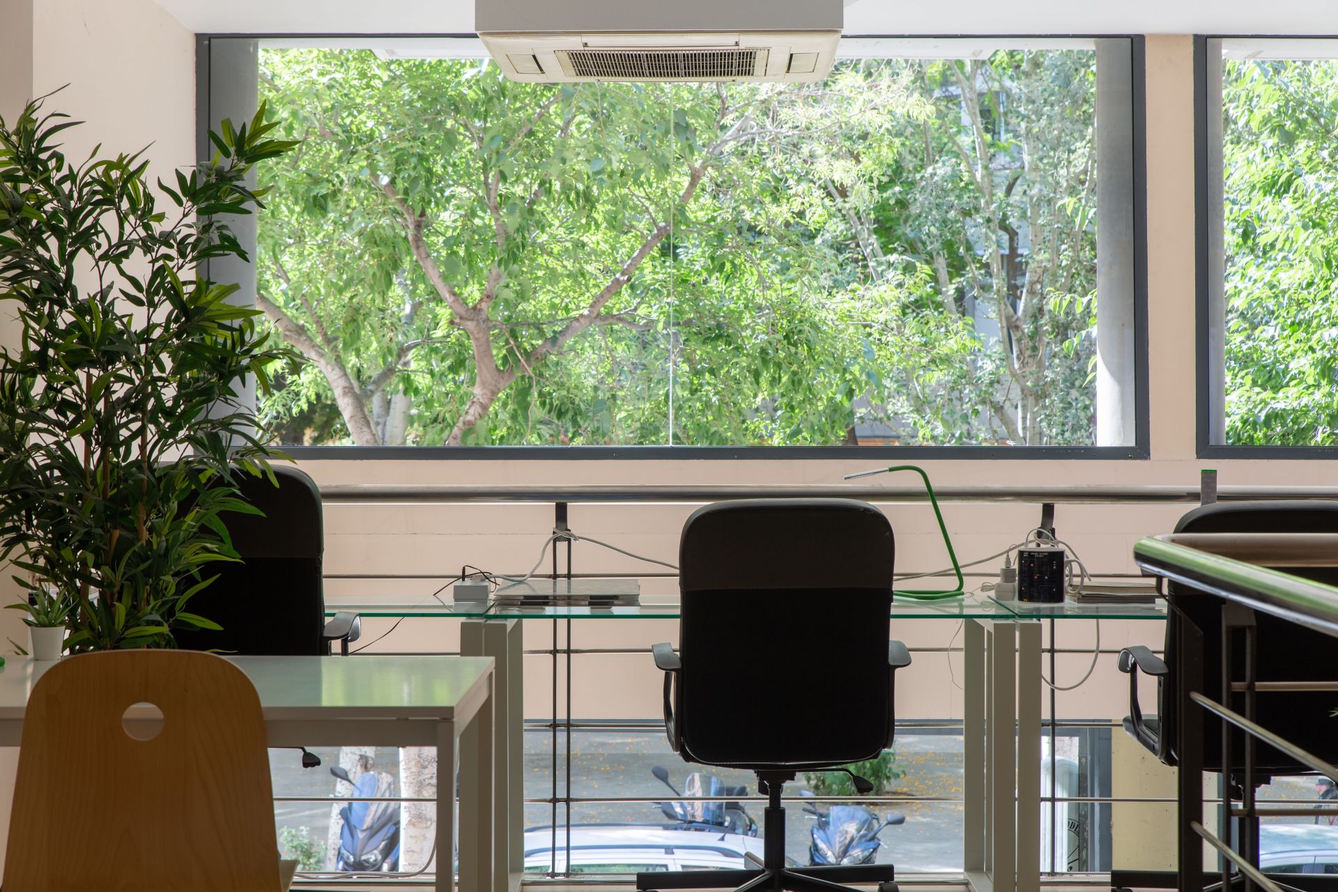 Maui Beach Coworking image 2