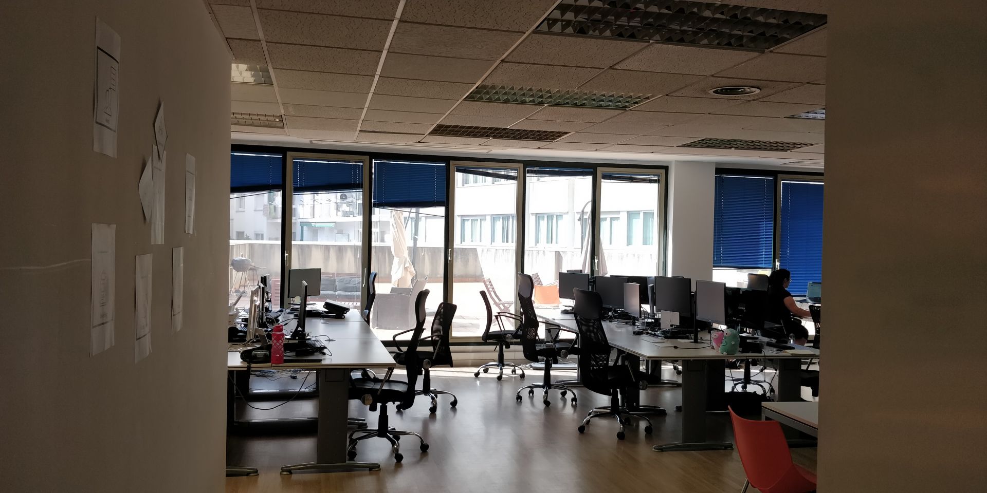 Oficina Luminosa Les Corts image 4