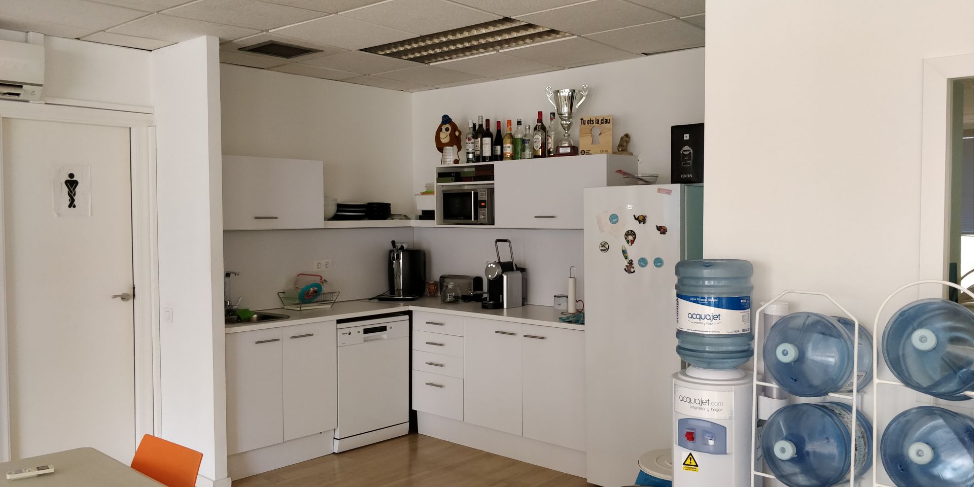 Oficina Luminosa Les Corts image 3