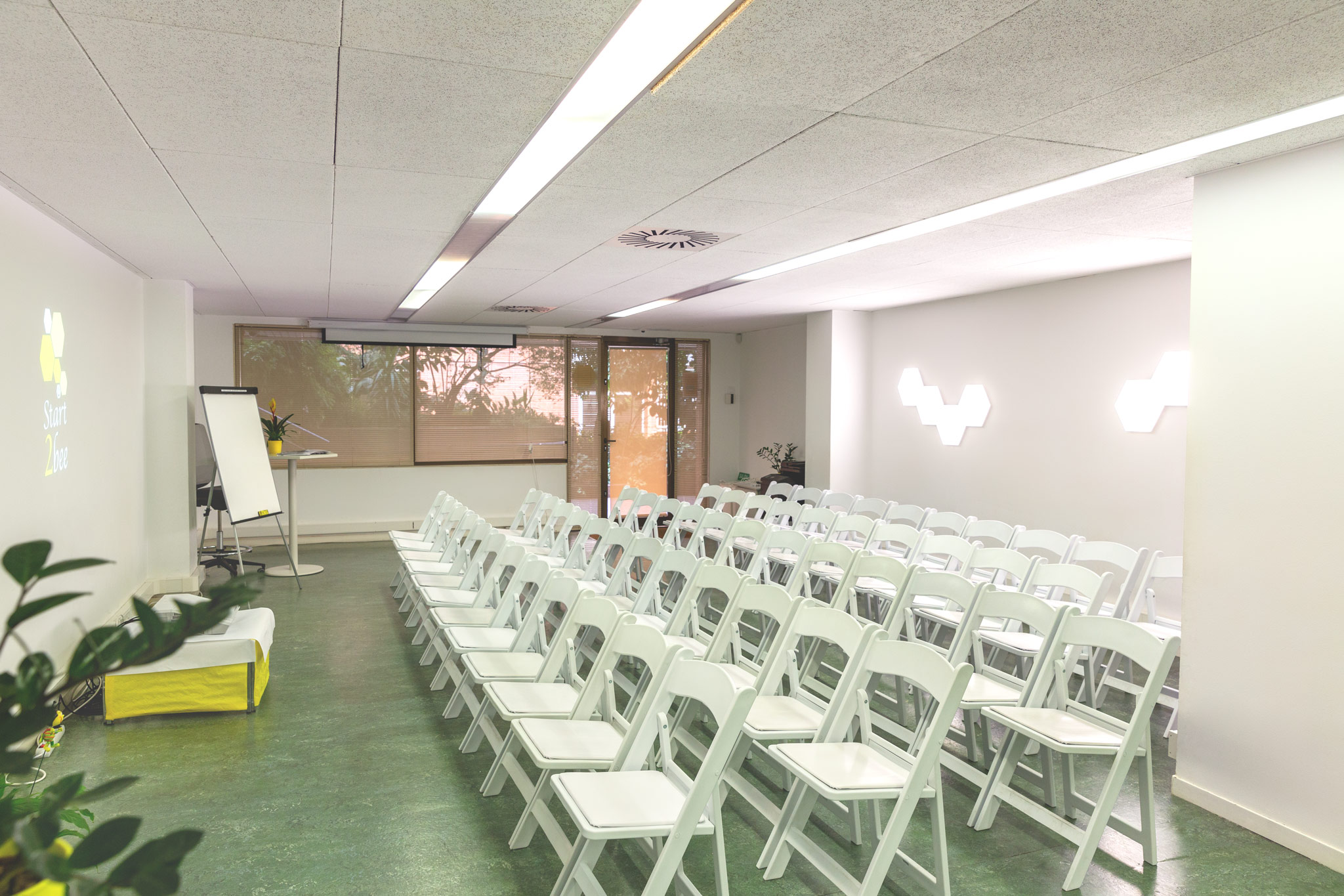 Start2bee Travessera / Lesseps image 3