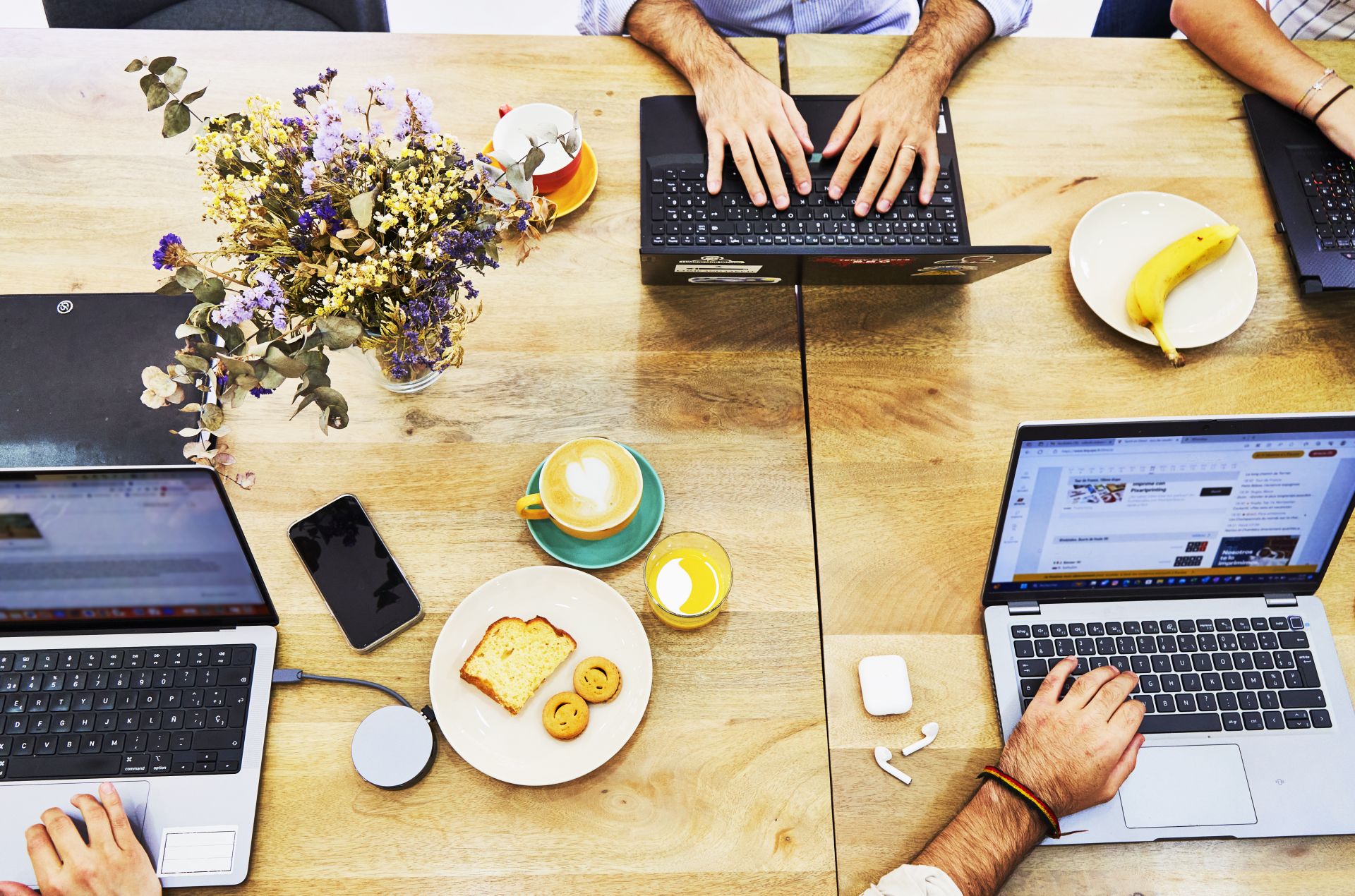 CaféOlé! Clubworking image 5