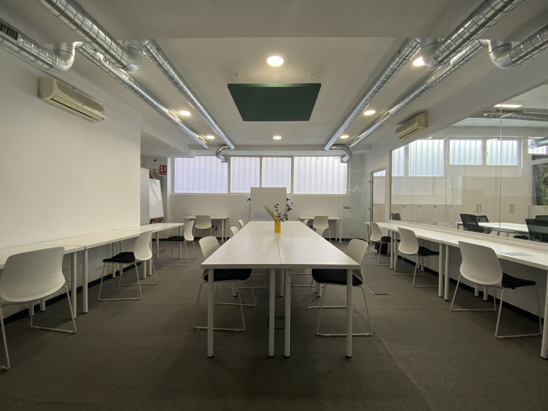 Nomad Coworking Chamartin image 5