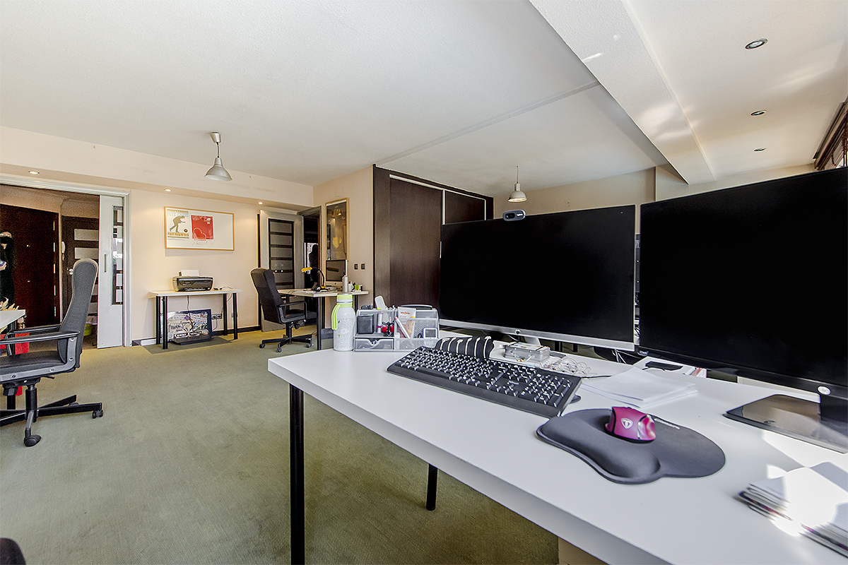 The small house coworking image 3