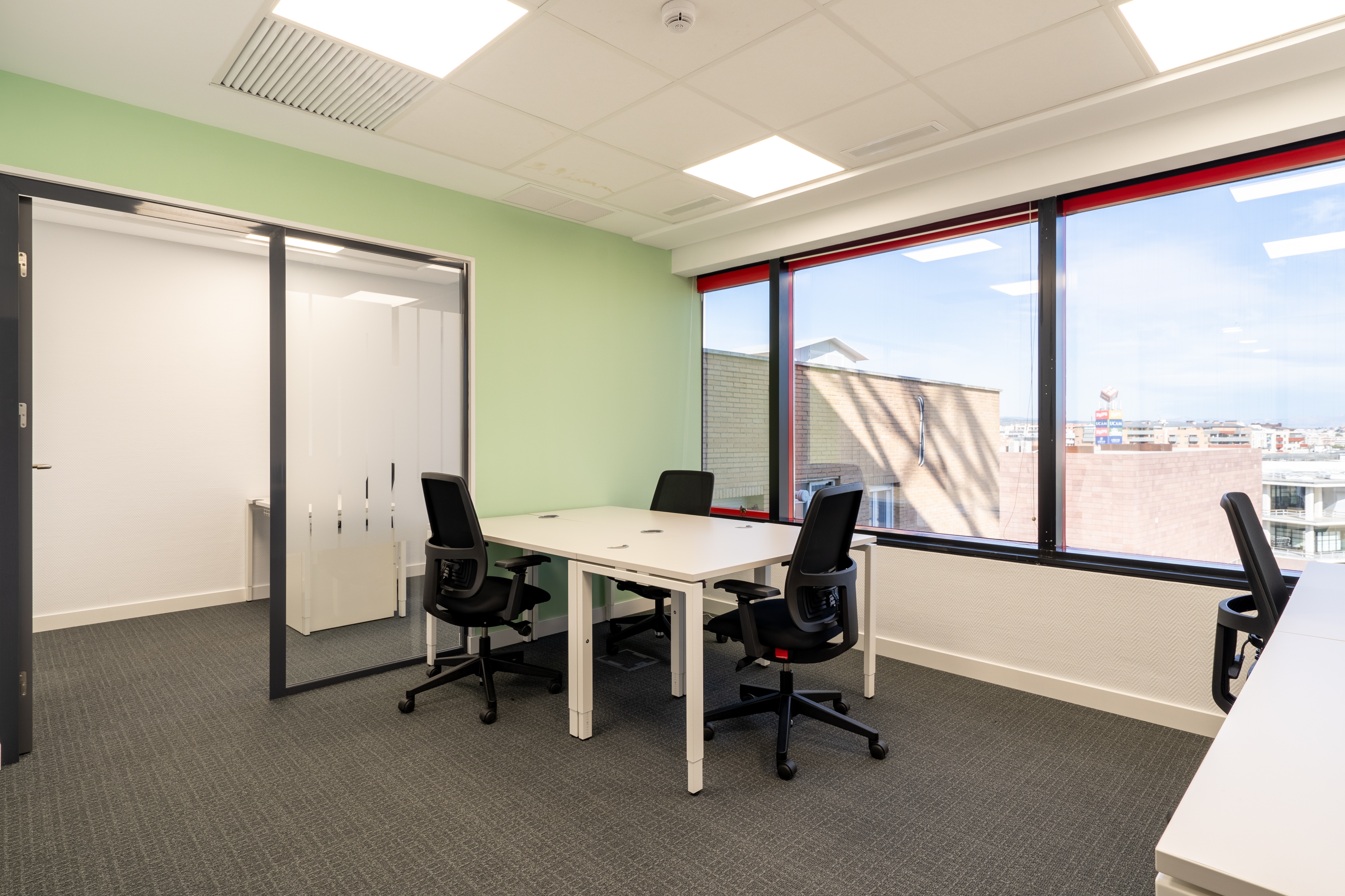 Regus - Murcia, Avenida de los Pinos image 4