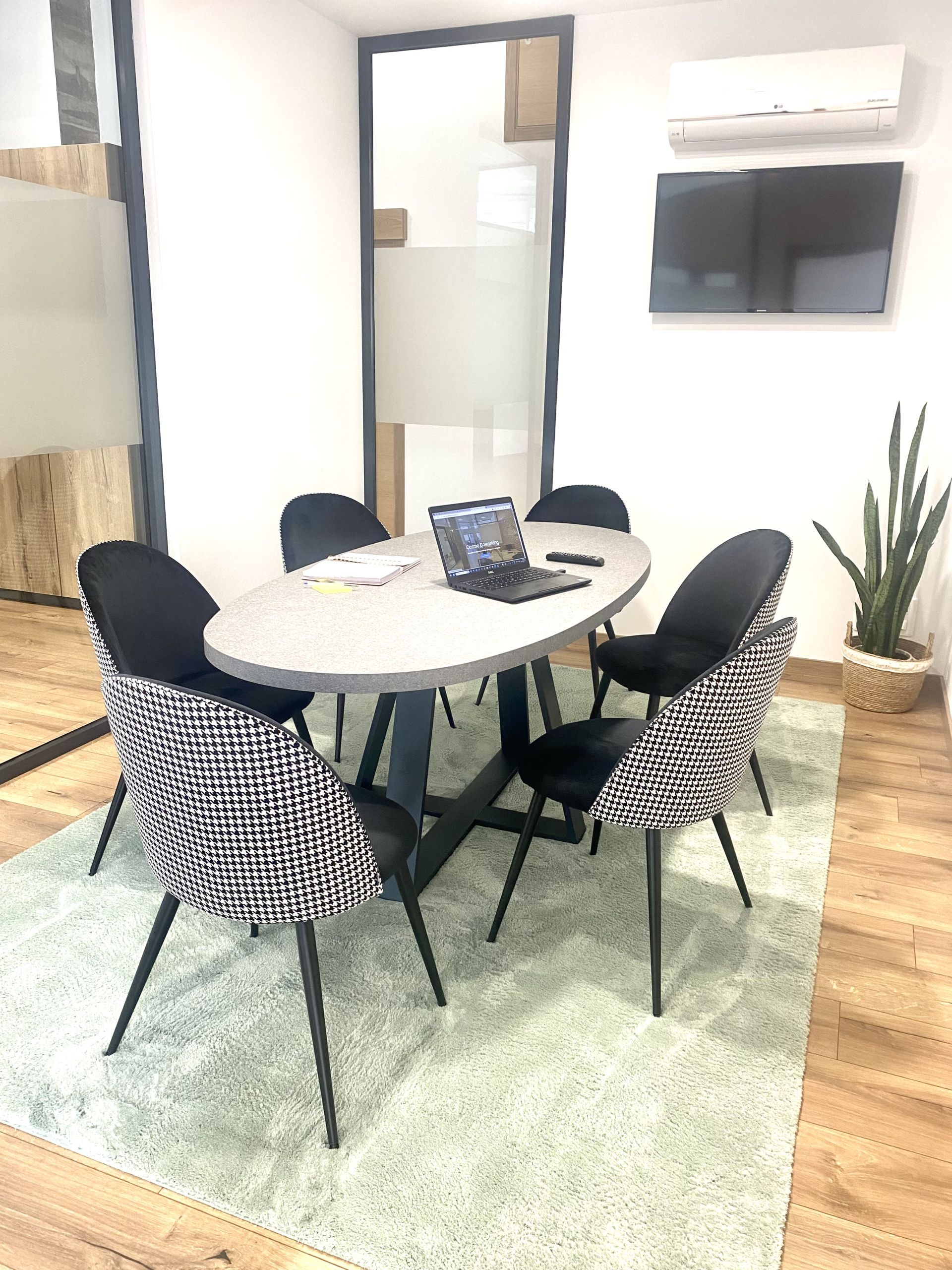 Cosmo Coworking image 2