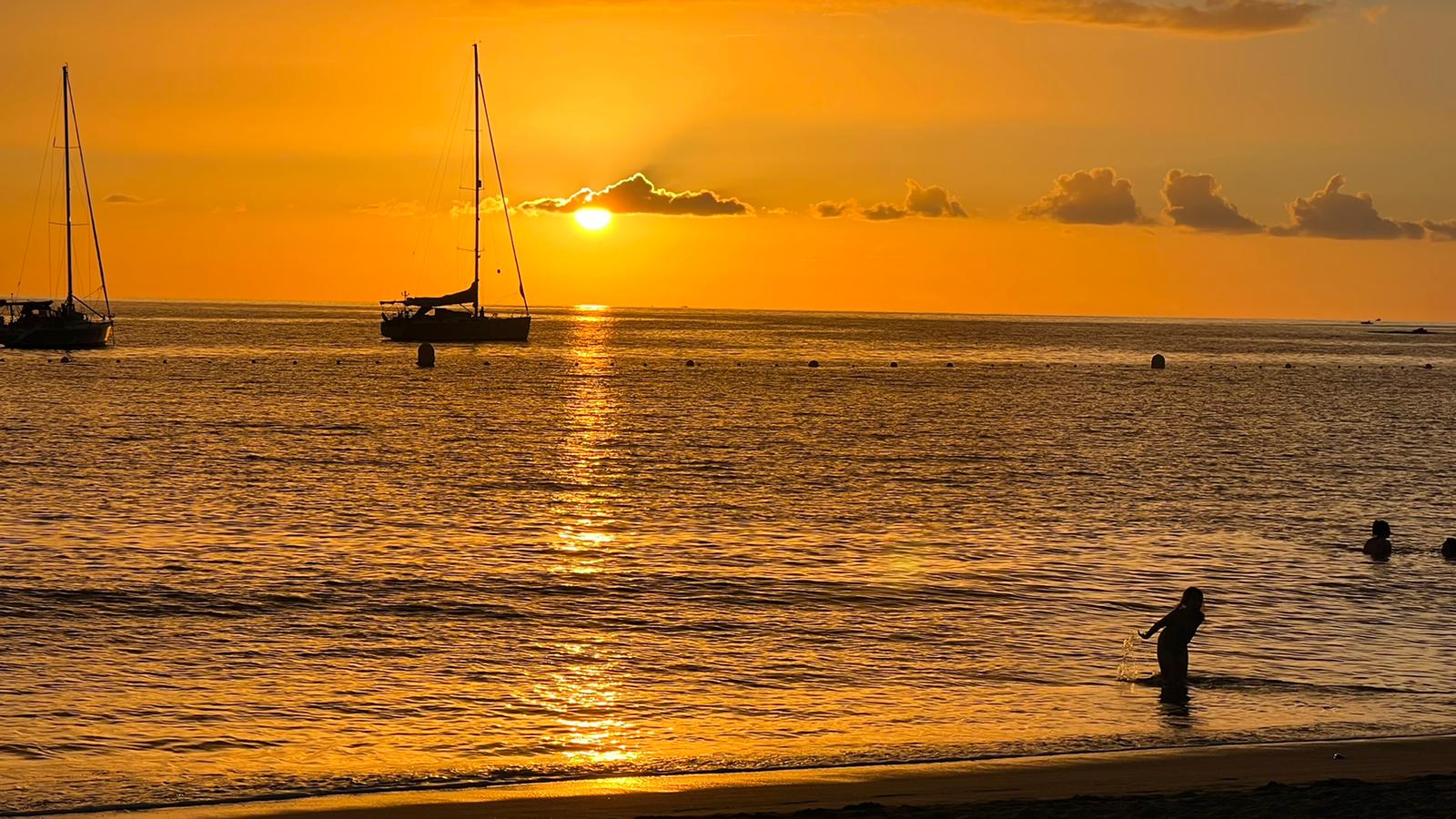 DeskHub Tenerife image 2