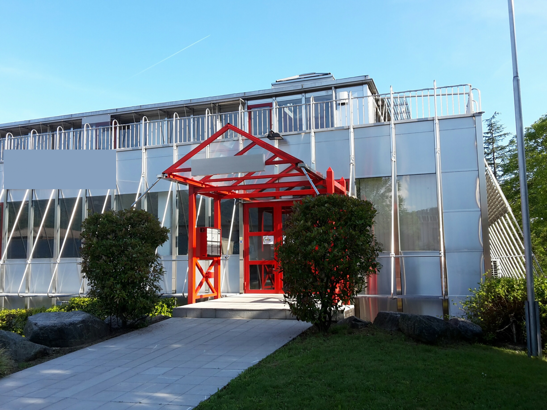 Stabile Commerciale Ai Prati - ufficiolugano coworking image 3