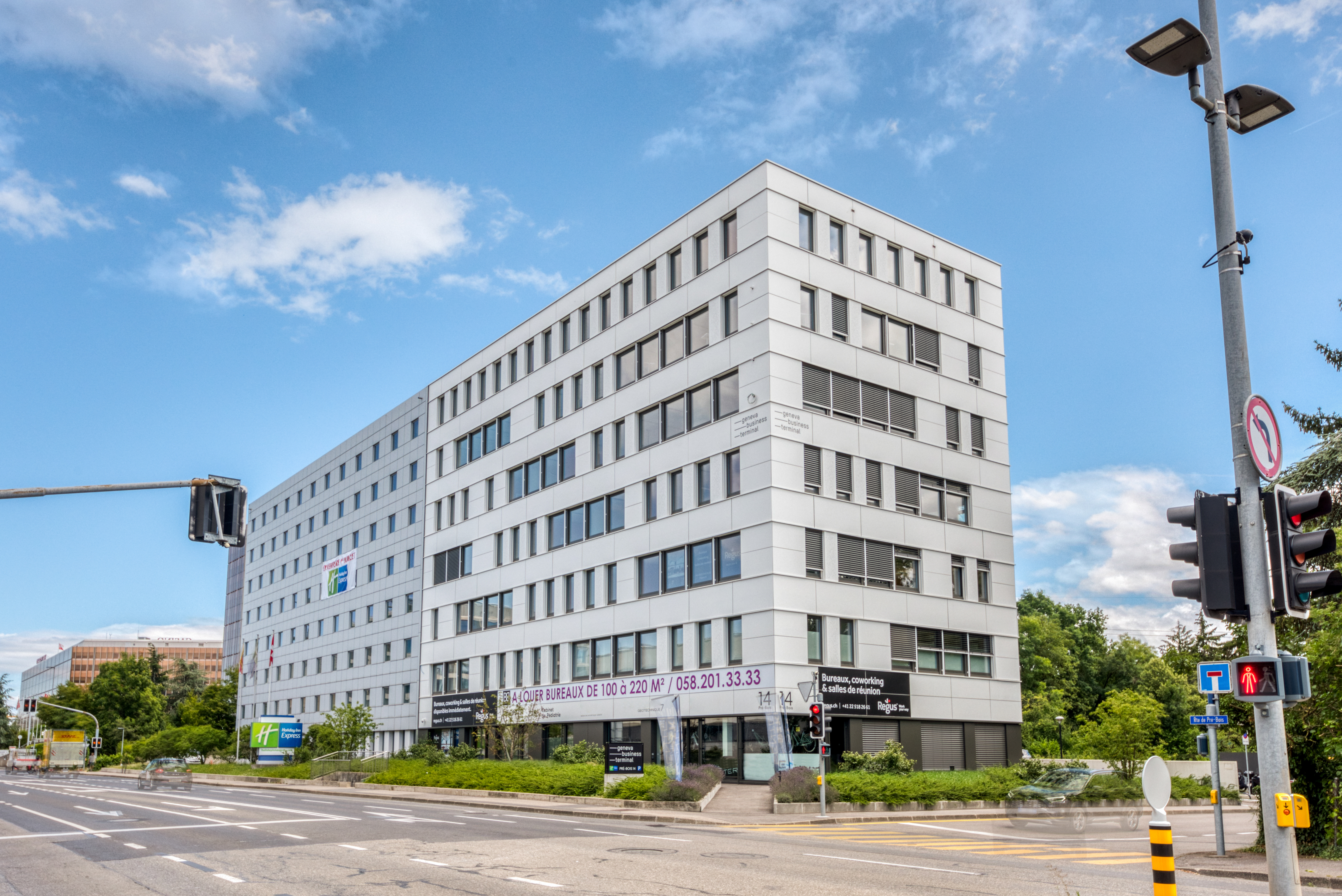 Regus - Geneva, Business Terminal image 1