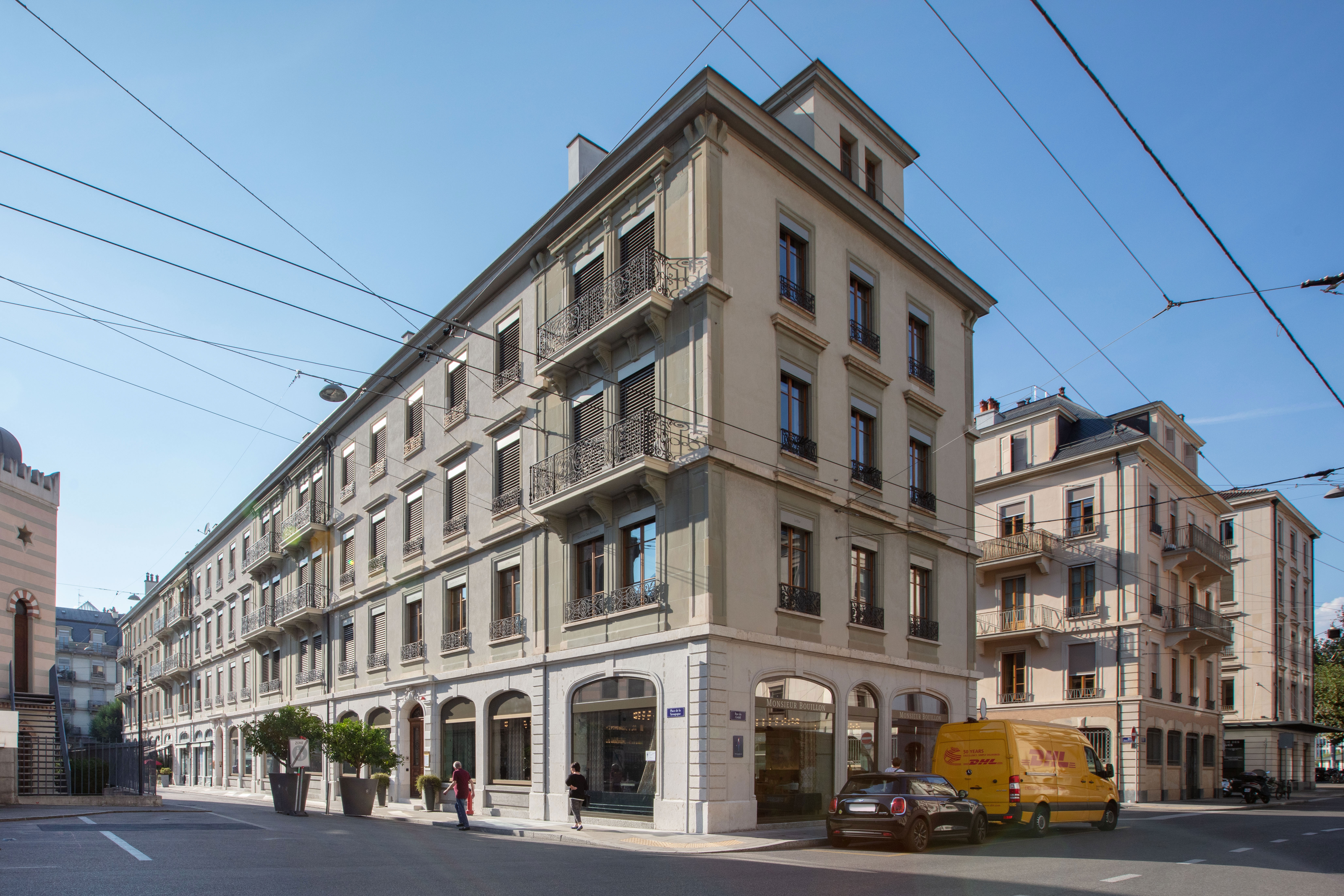 Signature - Quartier des Banques image 1