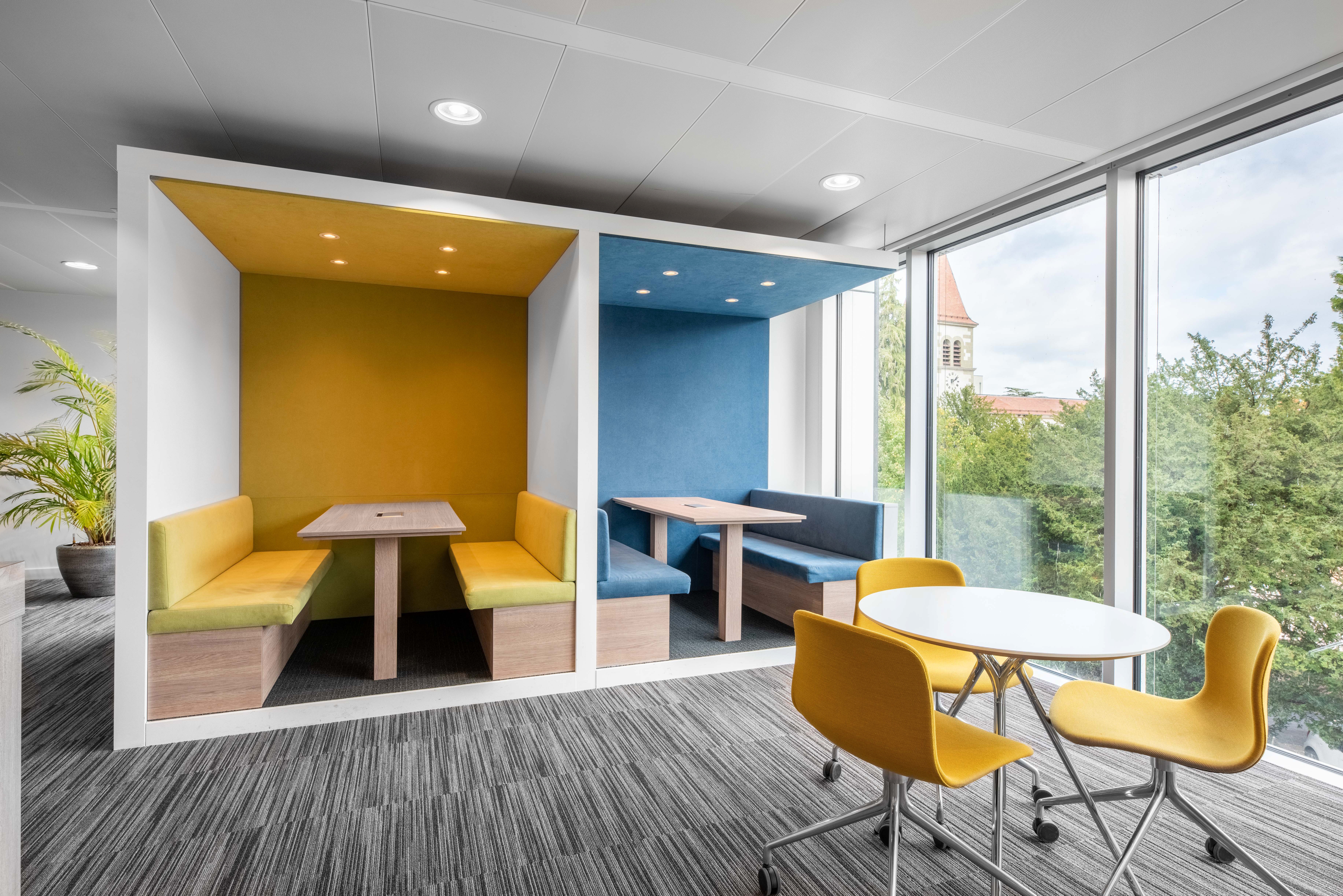 Coworking Space On Regus Versoix Station Lakeside Versoix Book Online Coworker