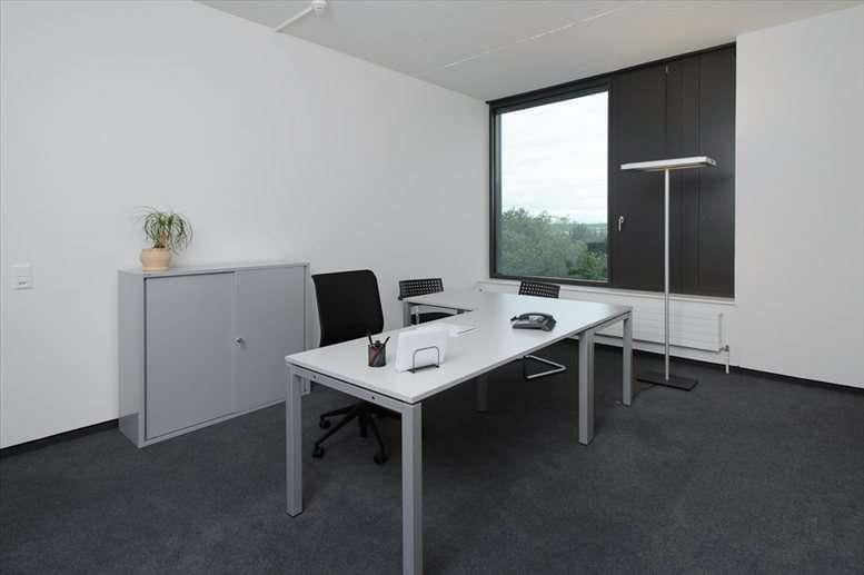 Premium Business Center image 4