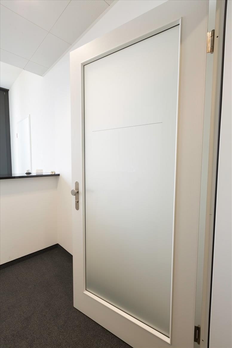 Premium Business Center image 3