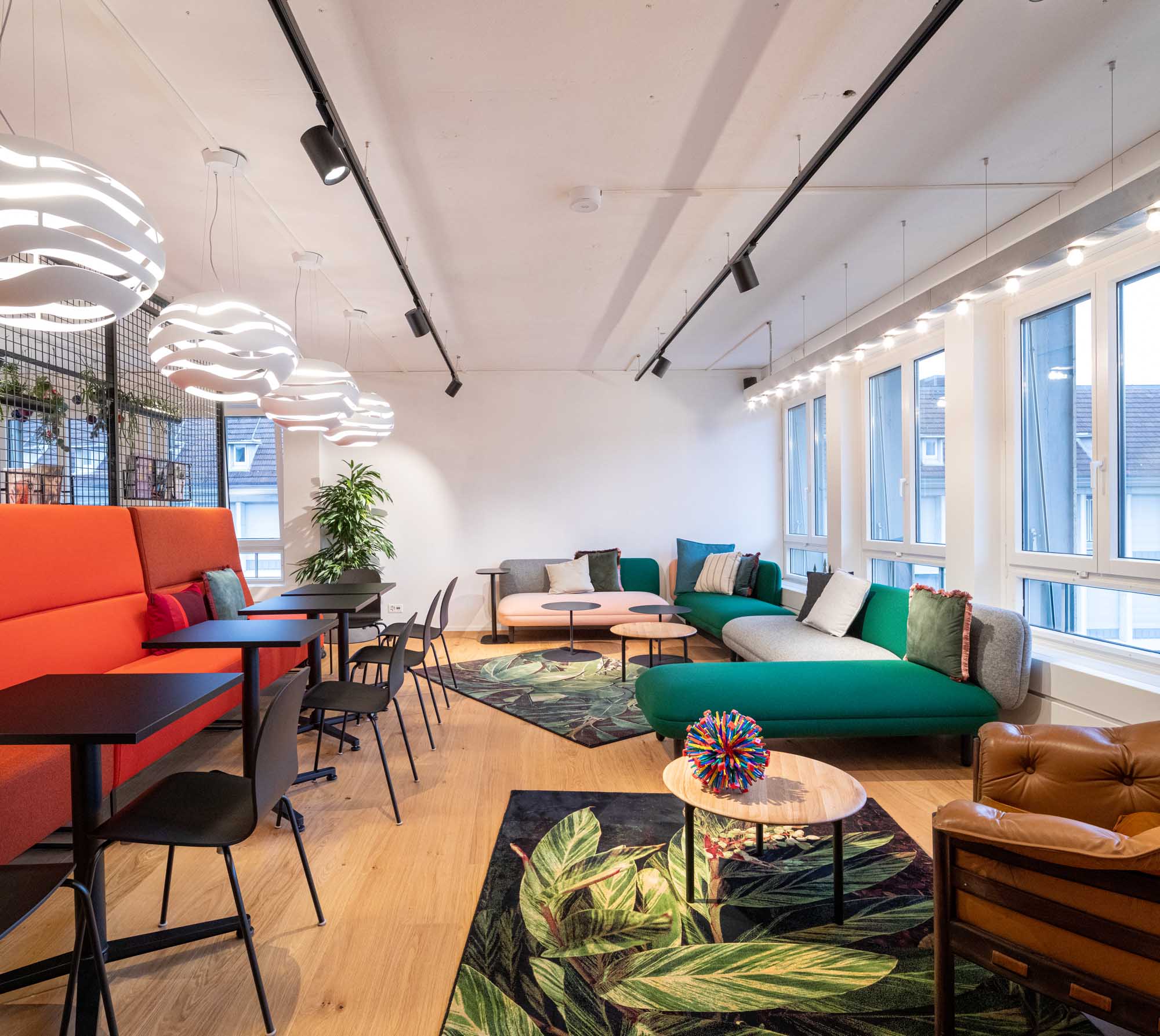 HeadsQuarter – The Hip image 4